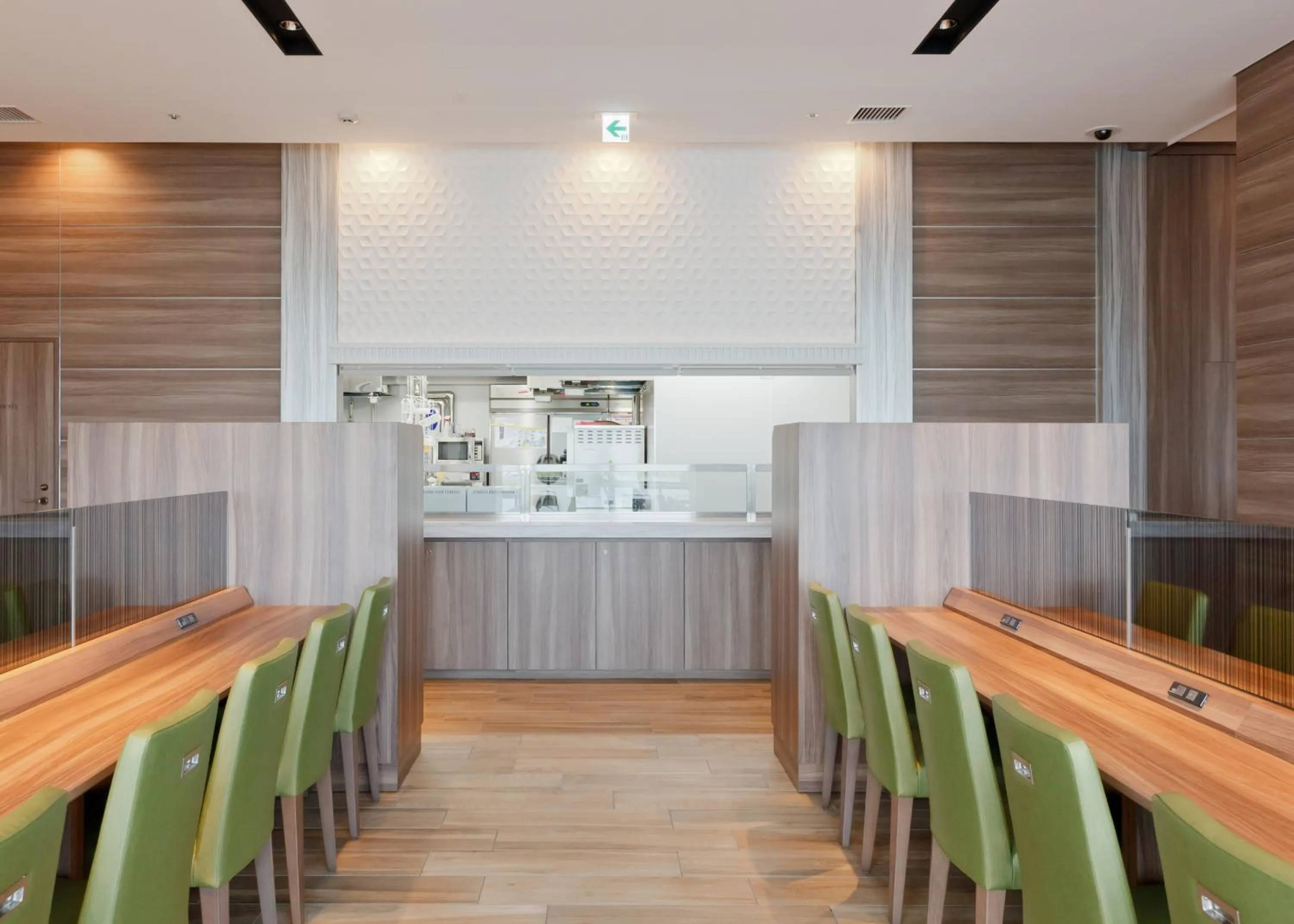 Communal lounge/ TV room, Restaurant/Places to Eat in KEIKYU EX INN HANEDA 3 minutes walk from A2 Exit of Tenkubashi Station