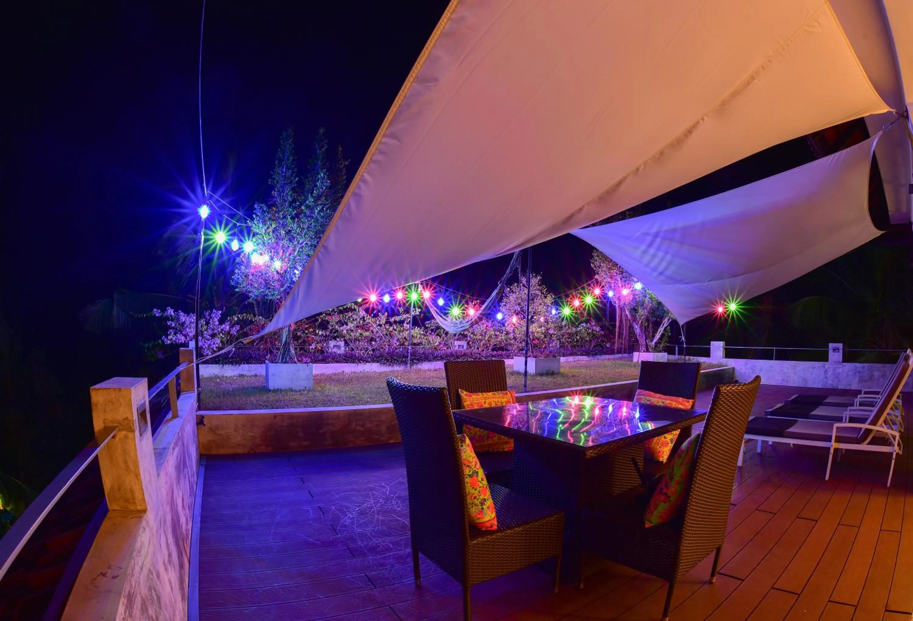 TROPICAL HOUSE - Jungleside Villa