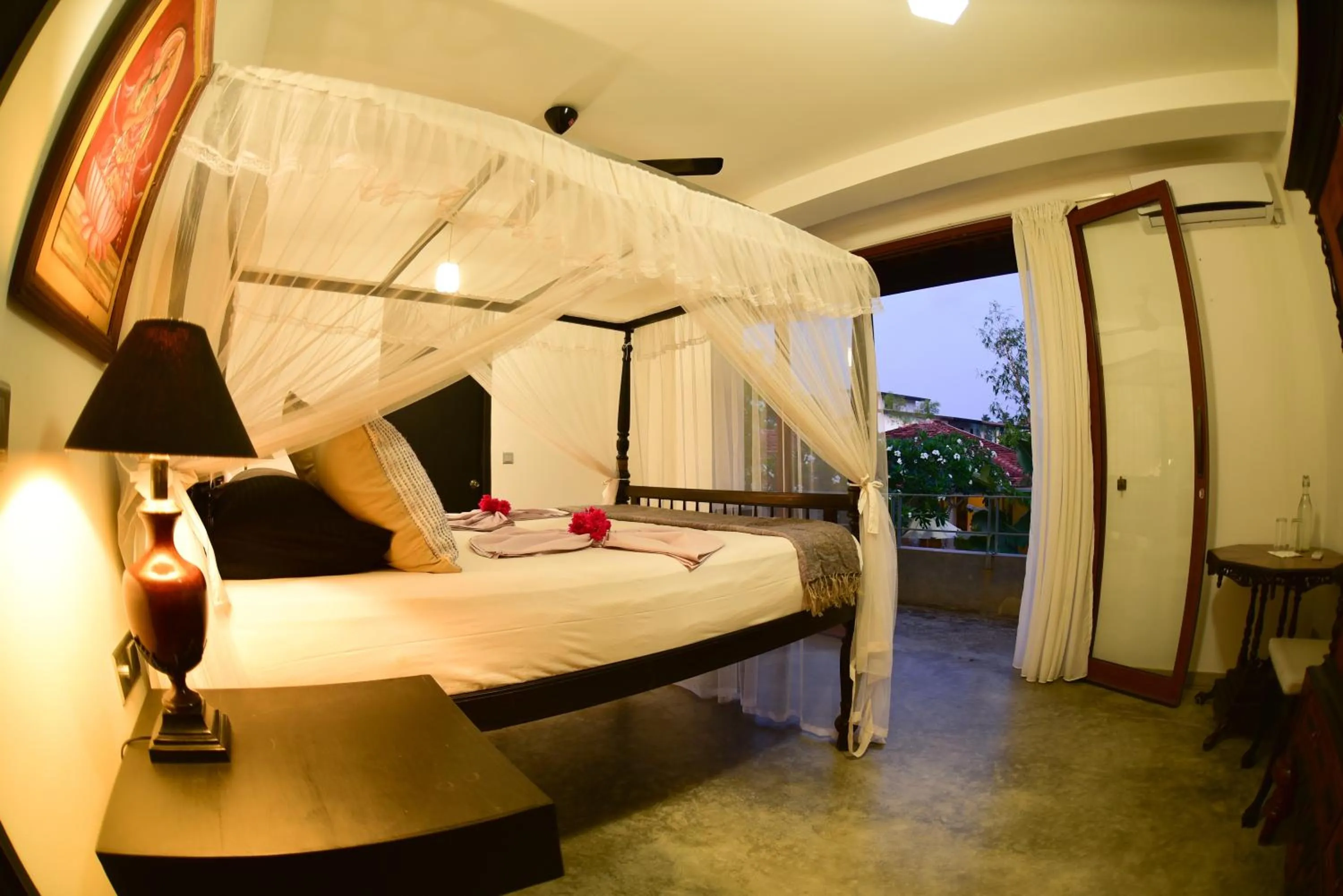 Bed in TROPICAL HOUSE - Jungleside Villa
