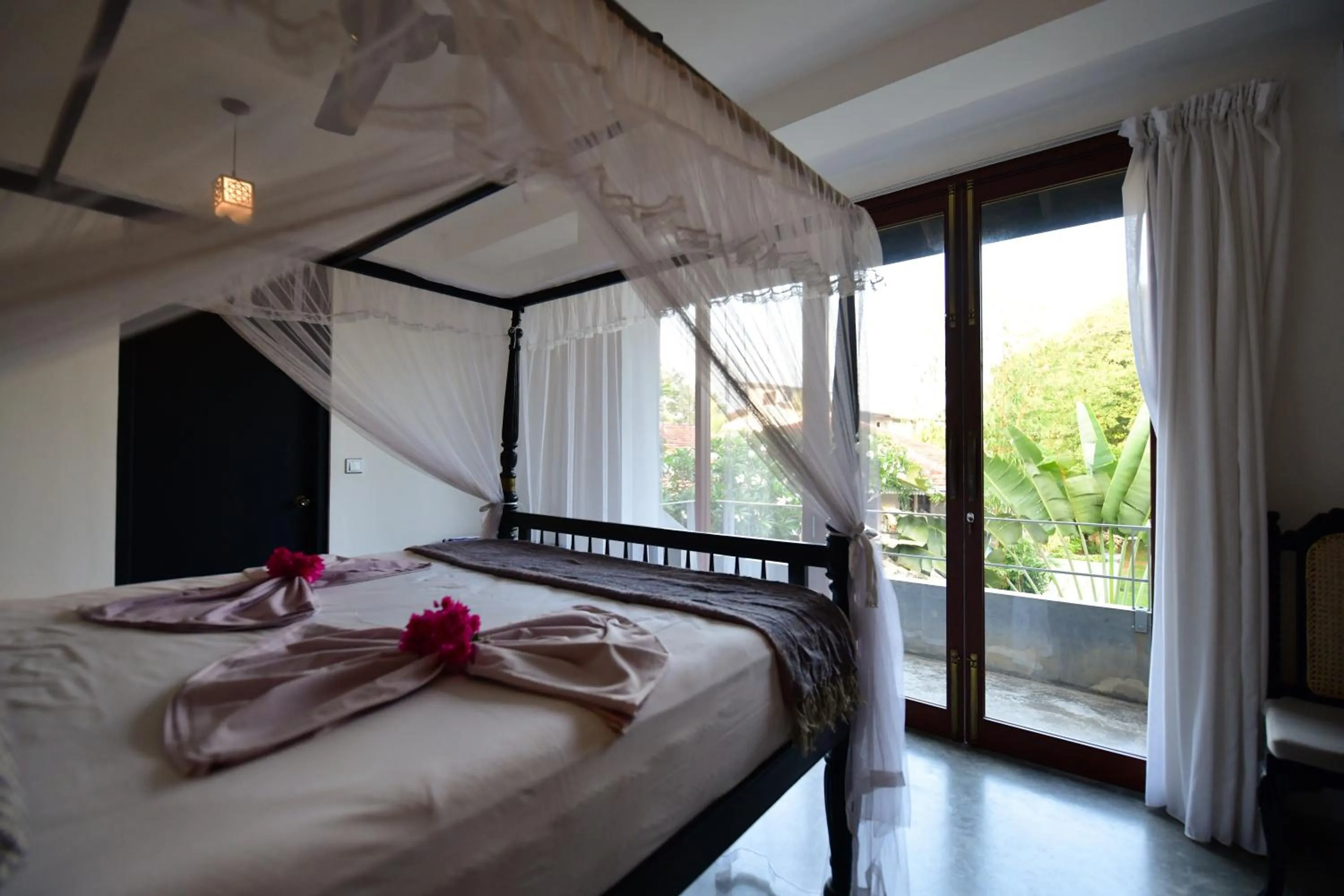 Bed in TROPICAL HOUSE - Jungleside Villa