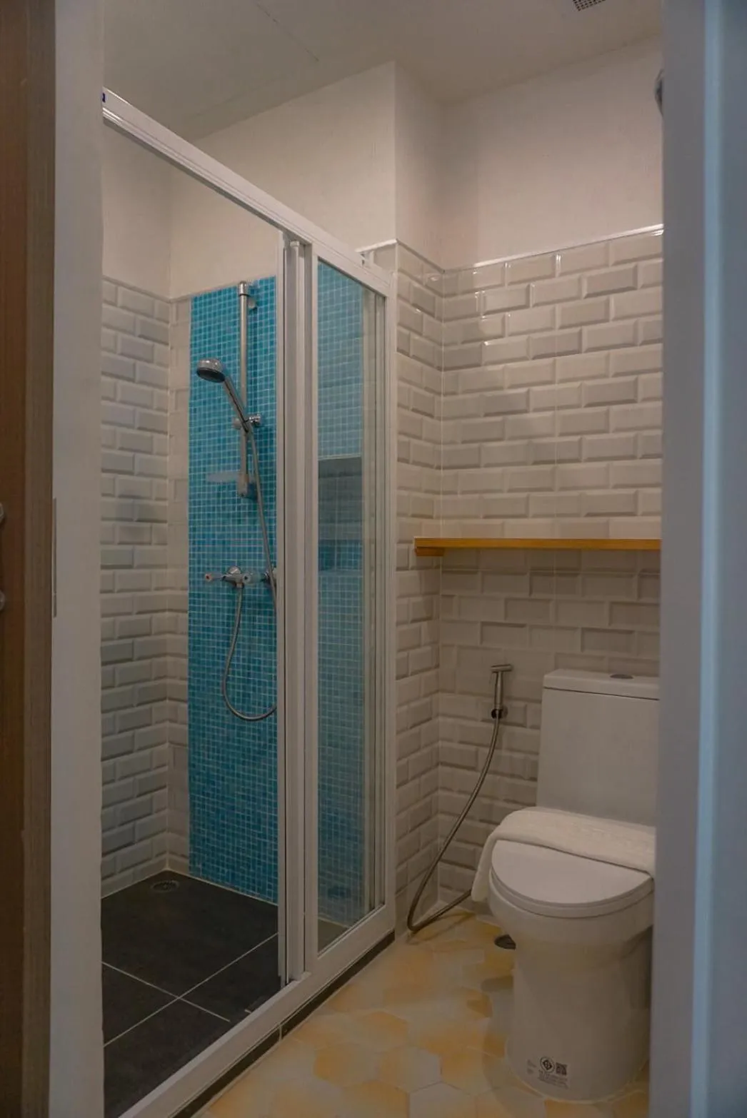 Shower in Ago Hotel Chinatown