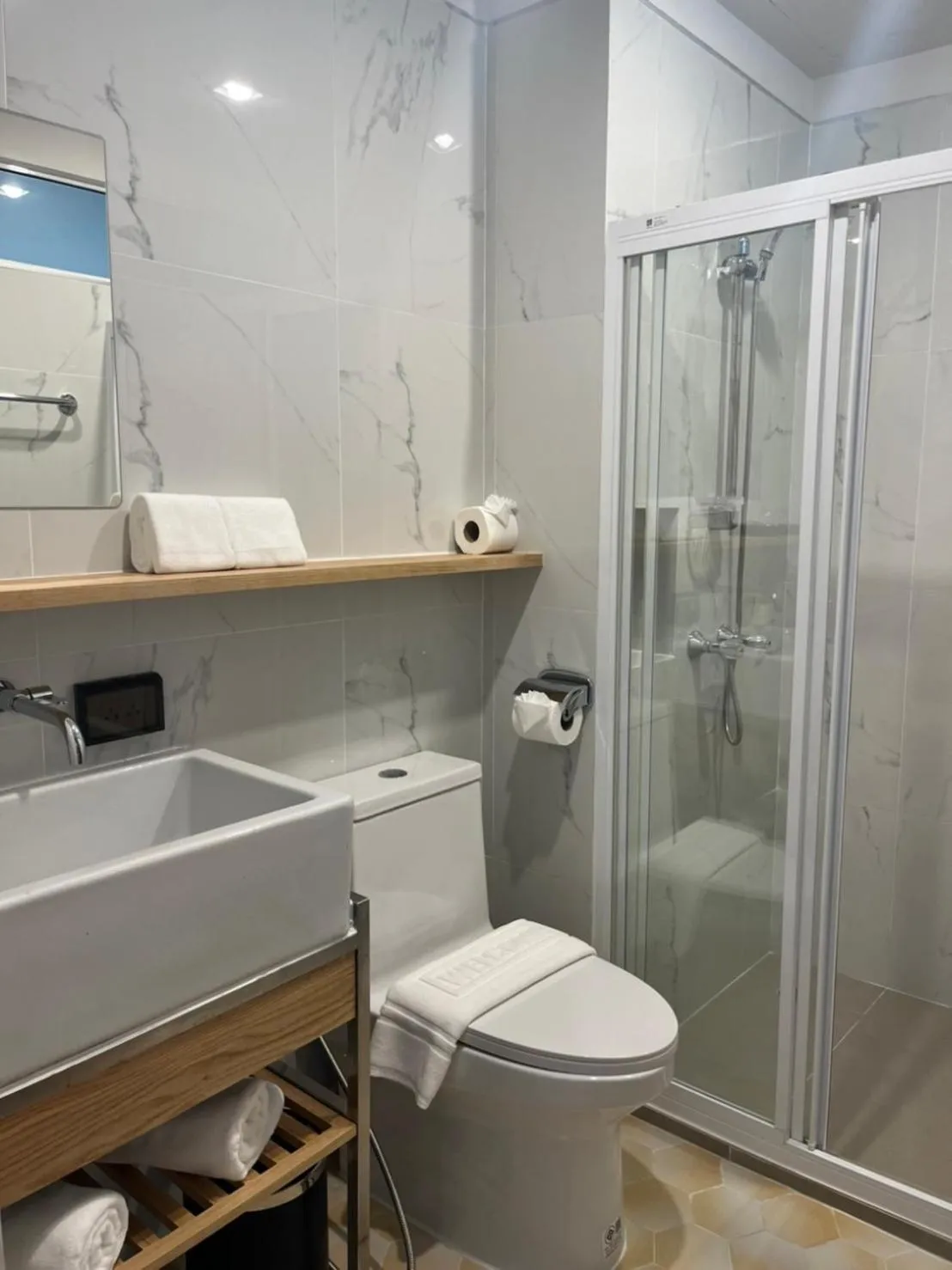 Shower in Ago Hotel Chinatown