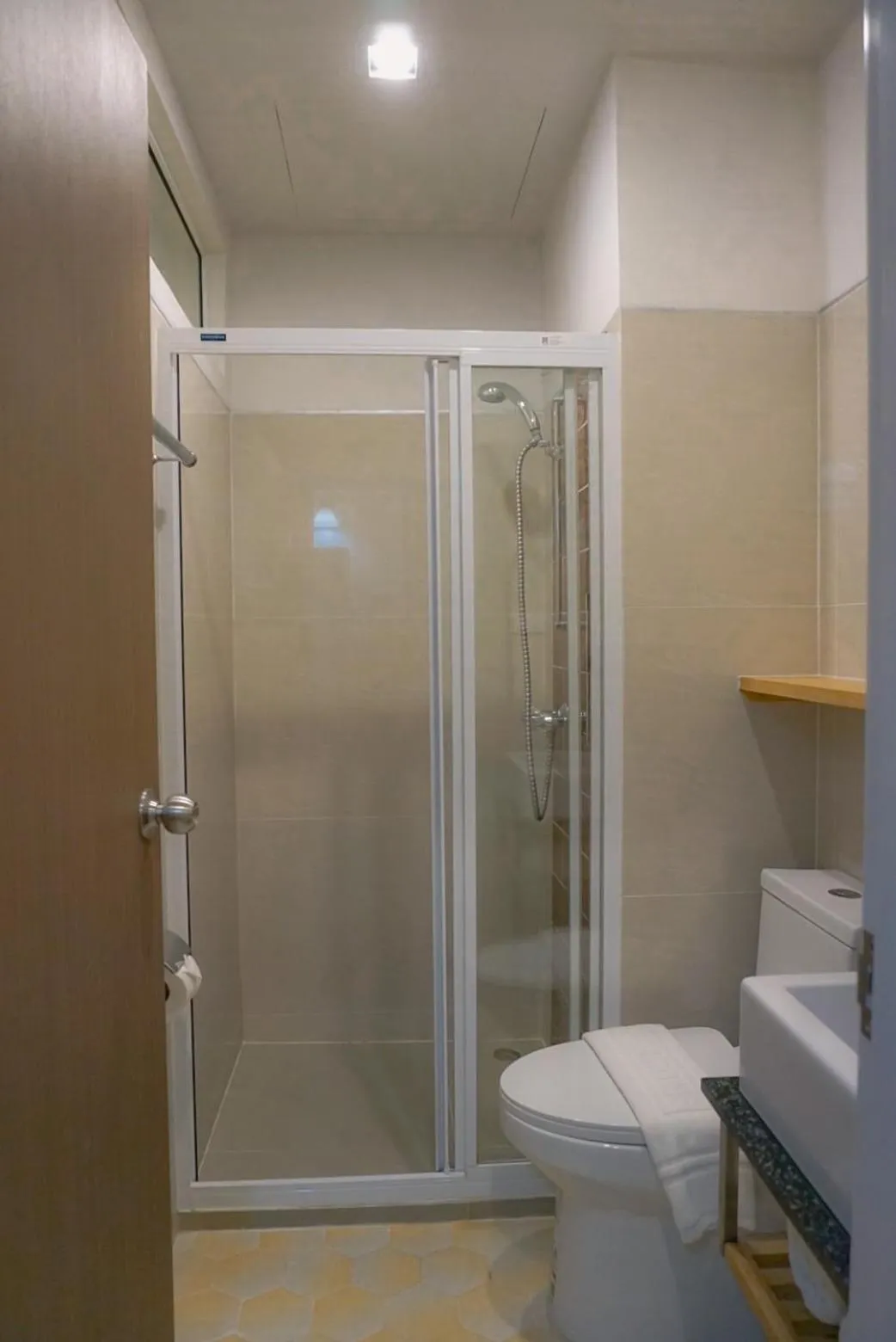 Shower in Ago Hotel Chinatown