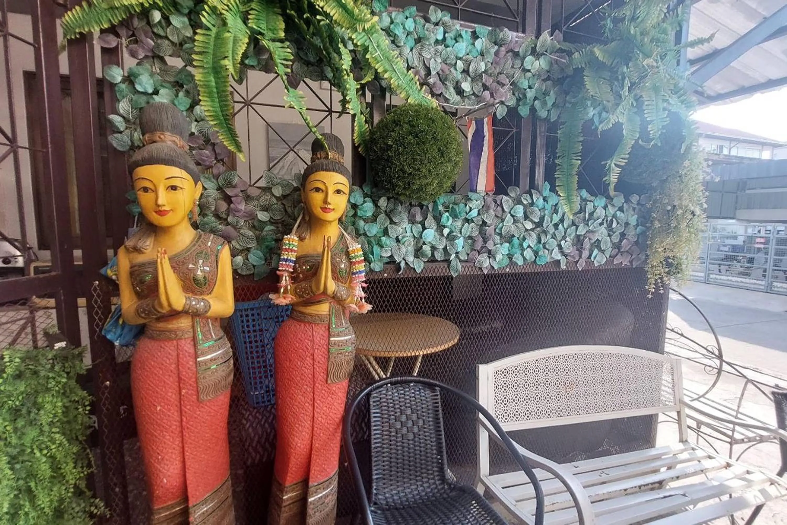 Property building in OYO 75396 Look Shine Apartment