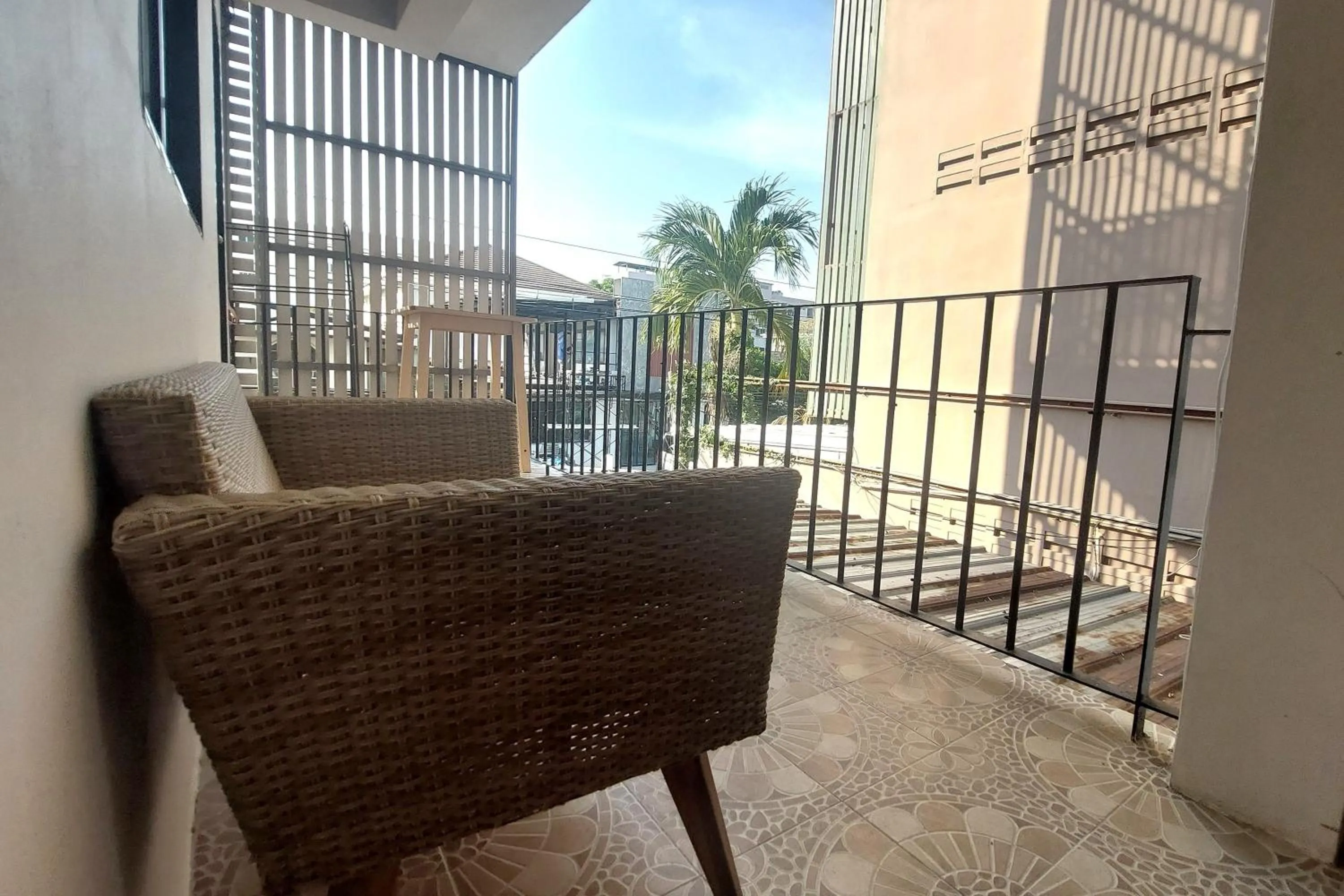 Balcony/Terrace in OYO 75396 Look Shine Apartment