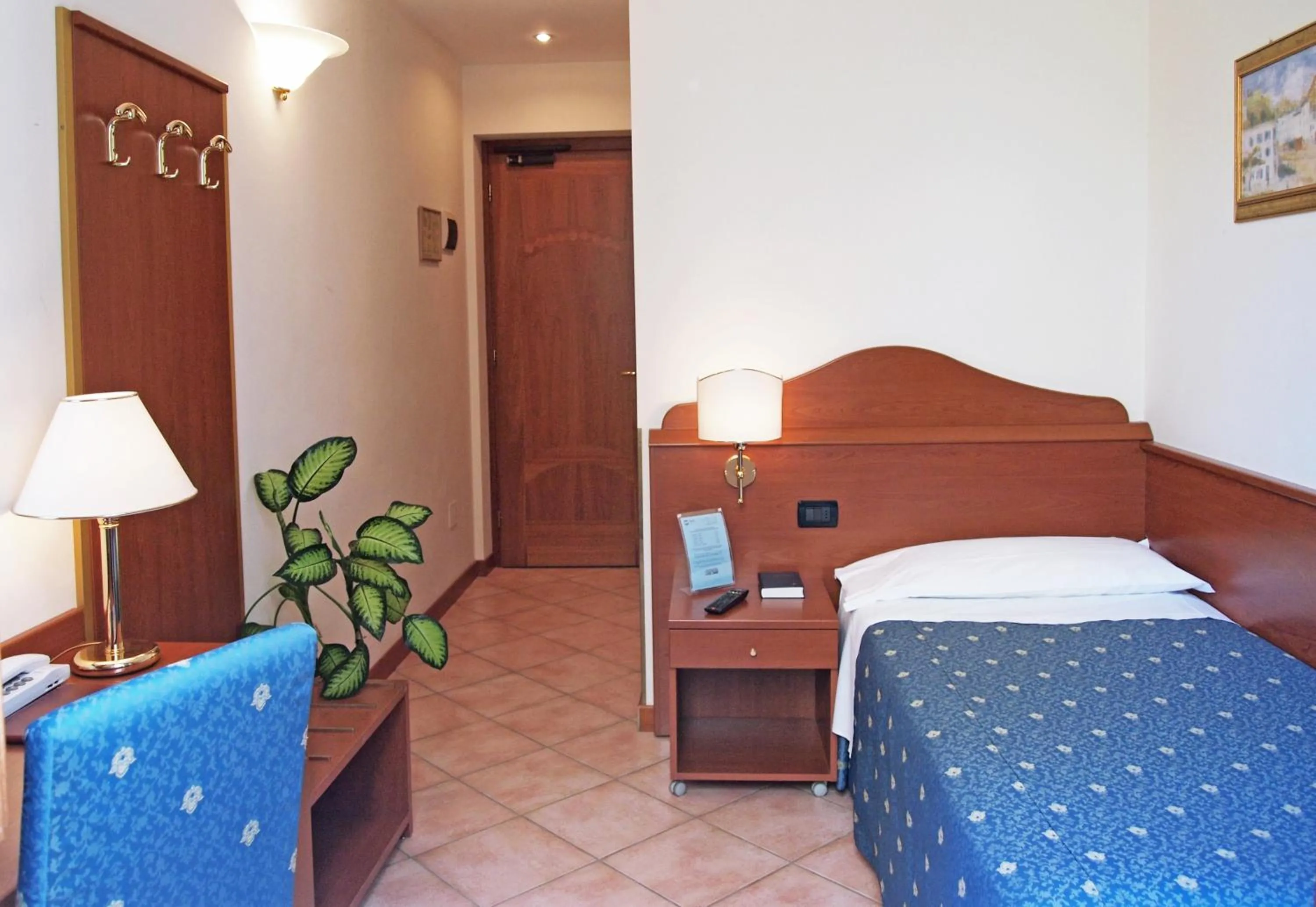 Photo of the whole room, Bed in Hotel Cris