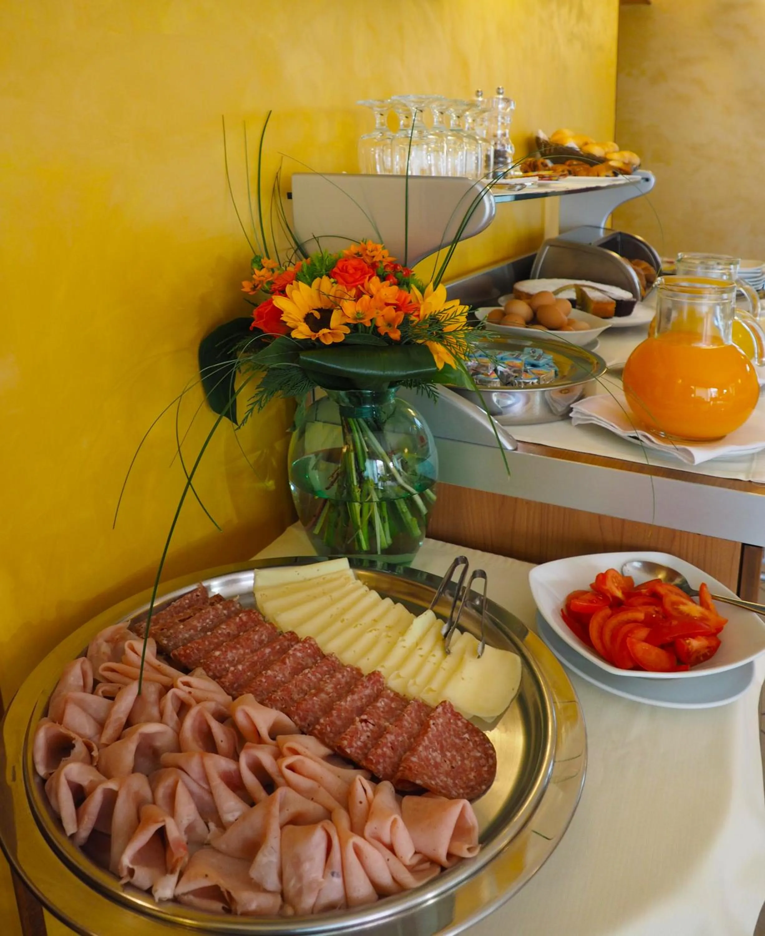 Food and drinks in Hotel Cris