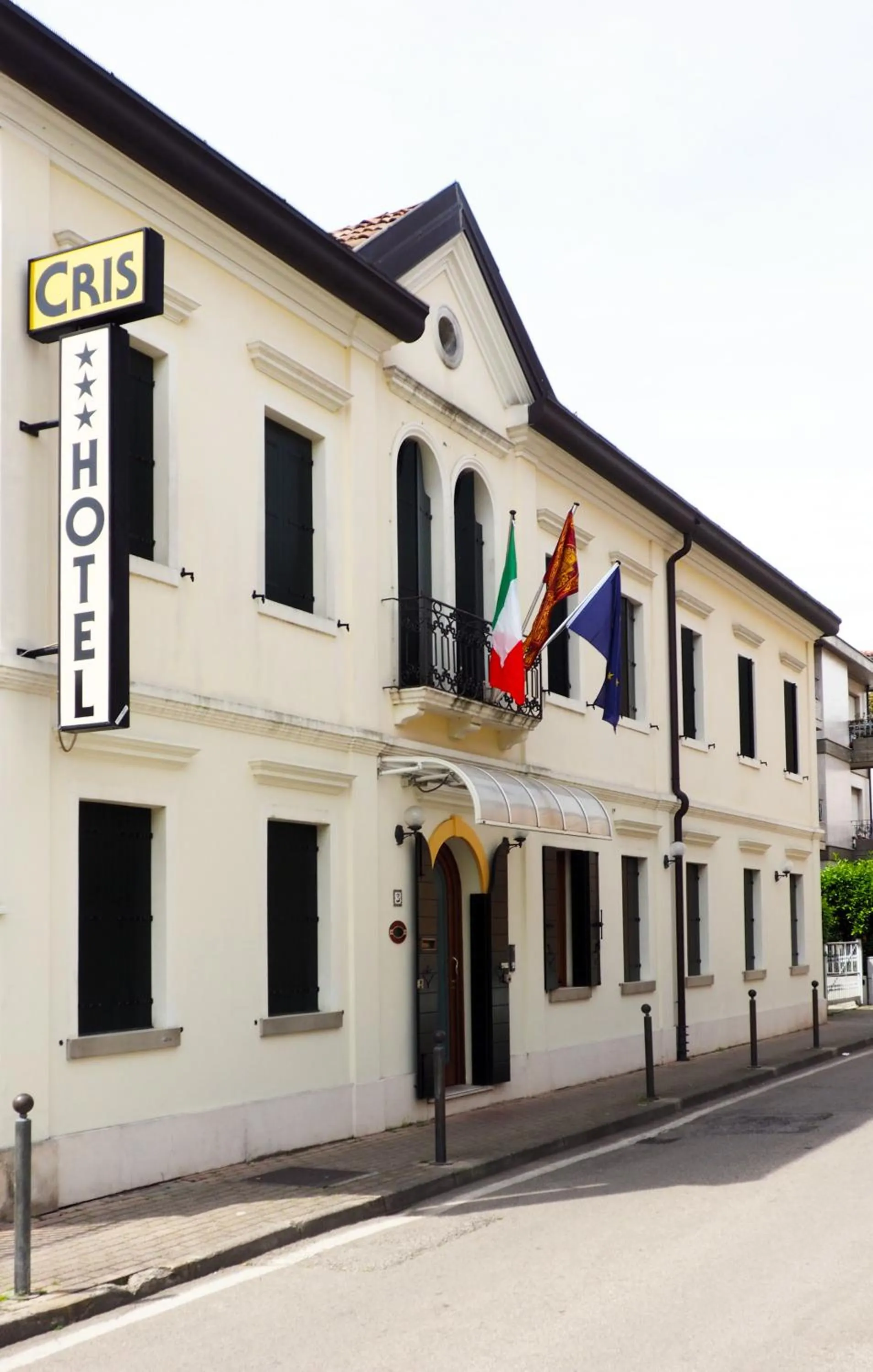 Street view in Hotel Cris