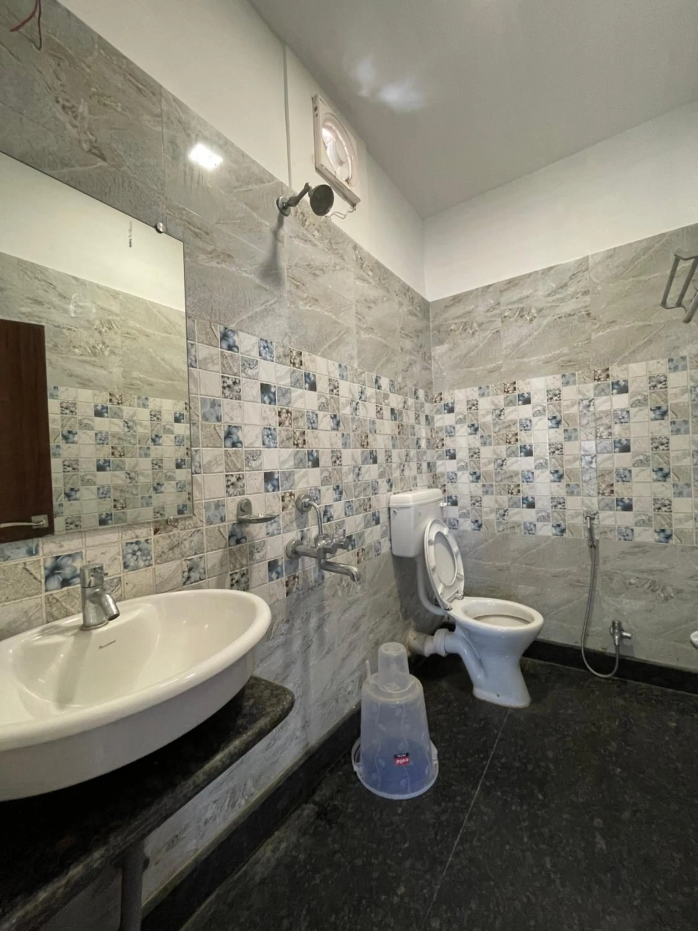 Bathroom in Hotel Royal Embassy