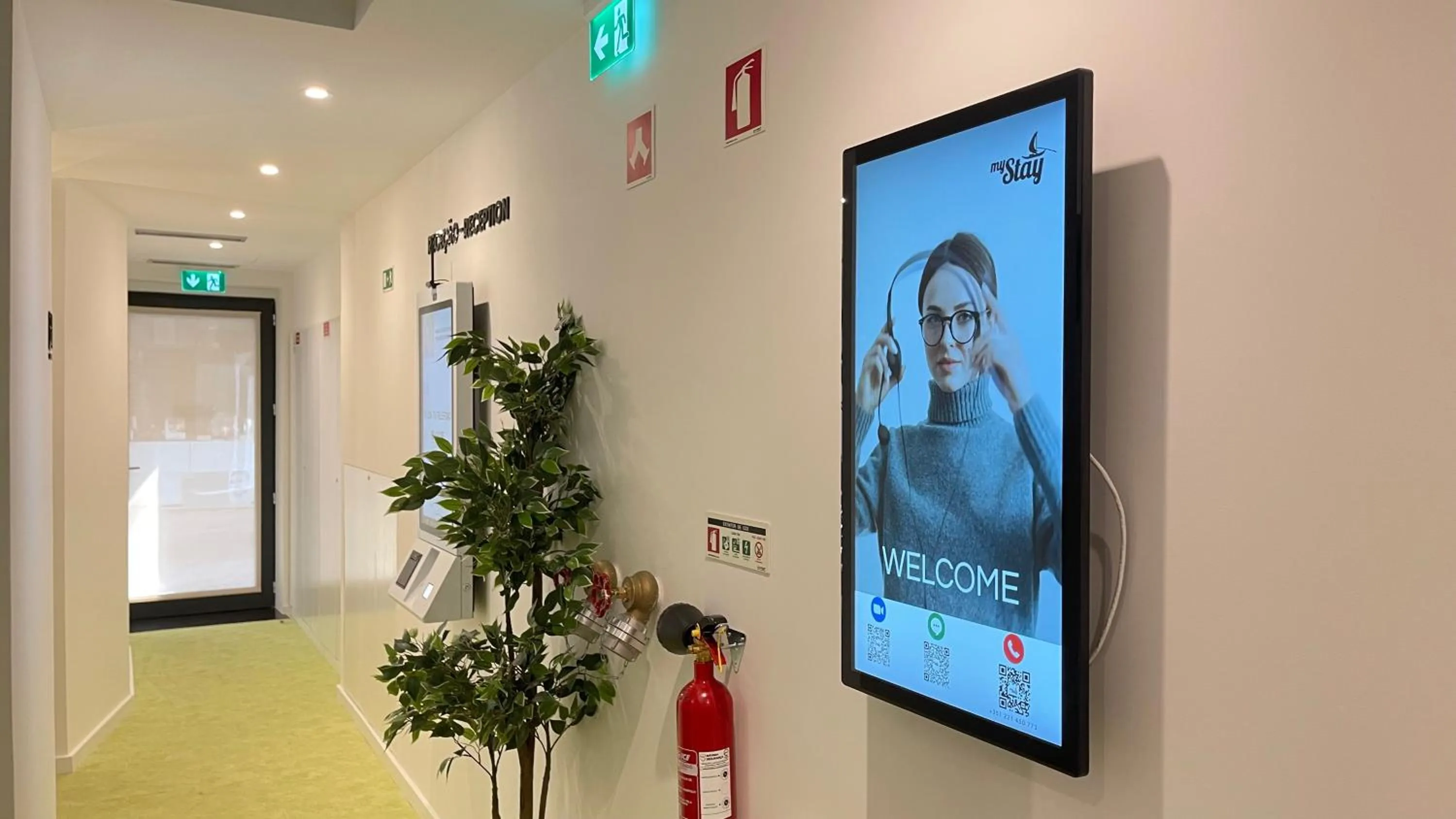 TV and multimedia in MyStay Porto São Bento