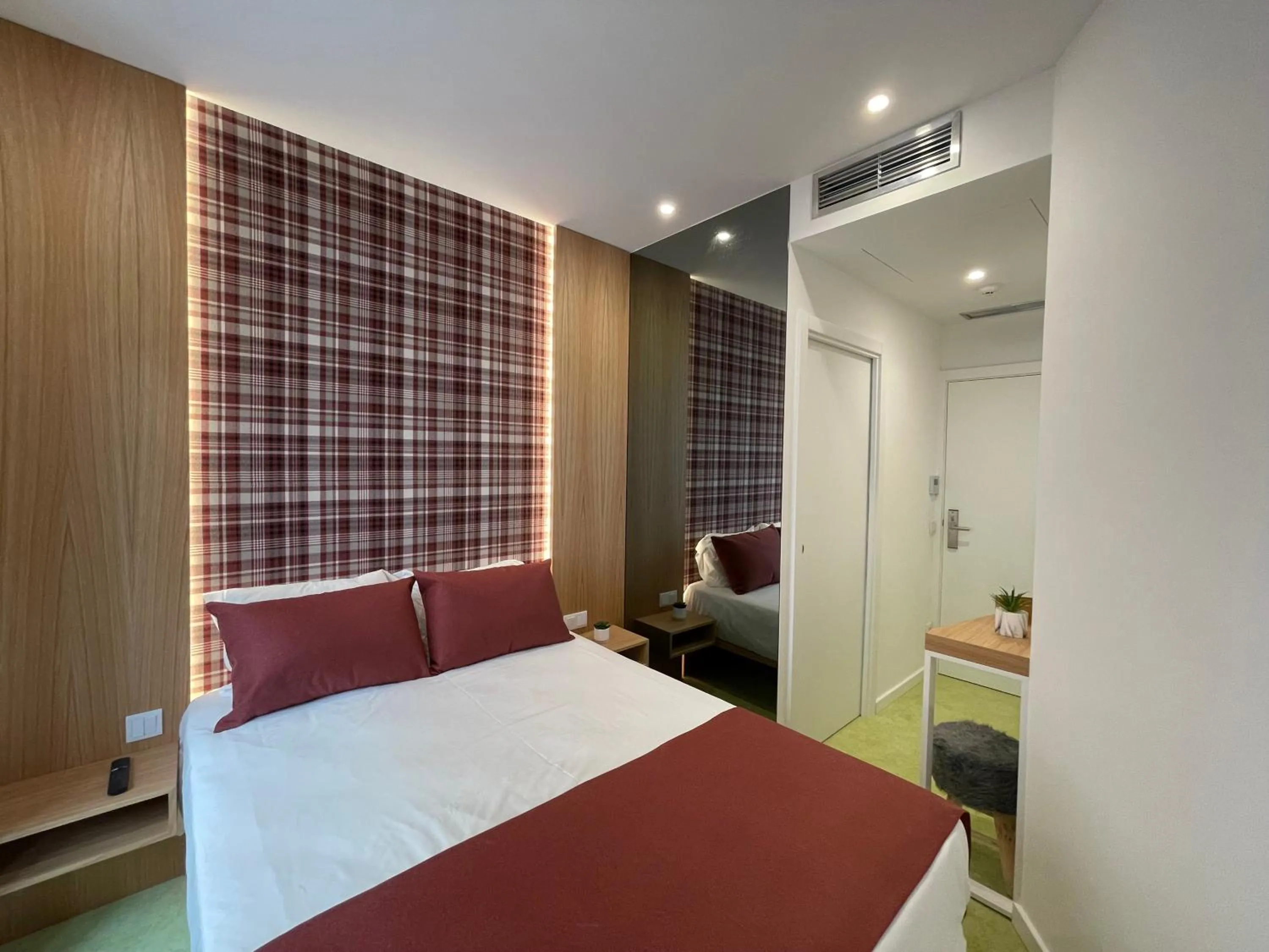 Bed in MyStay Porto São Bento