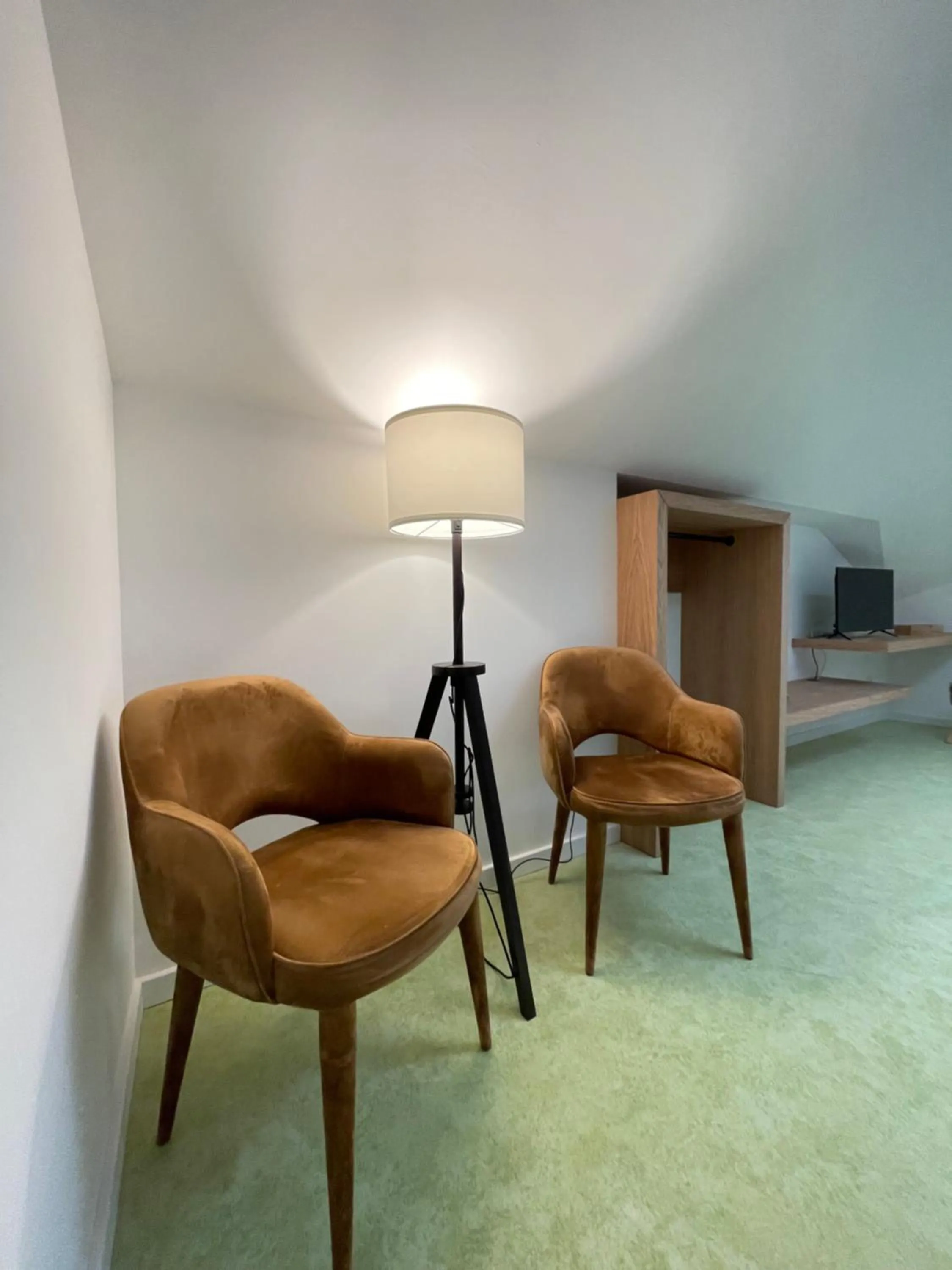 TV and multimedia in MyStay Porto São Bento