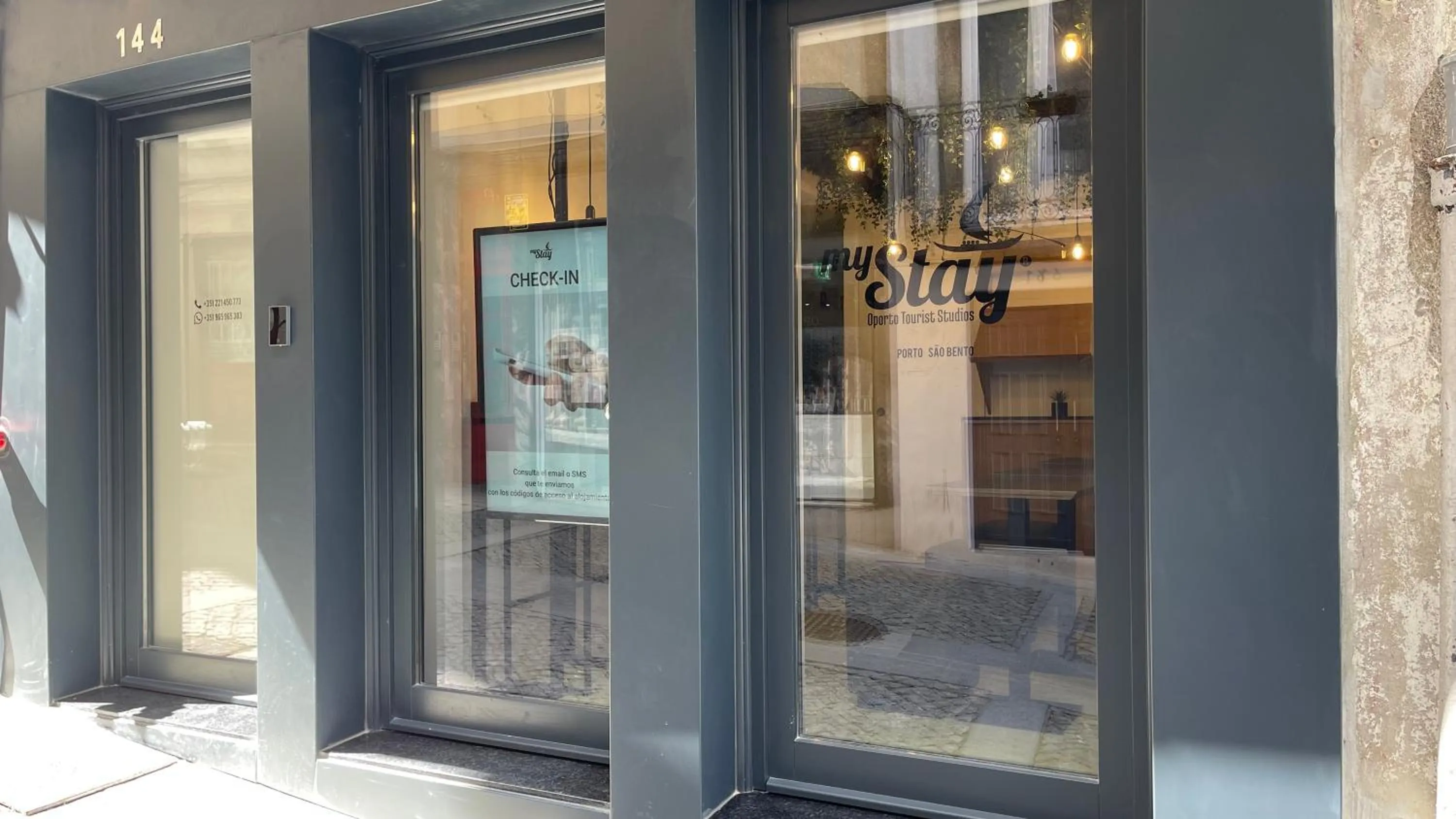 Facade/entrance in MyStay Porto São Bento