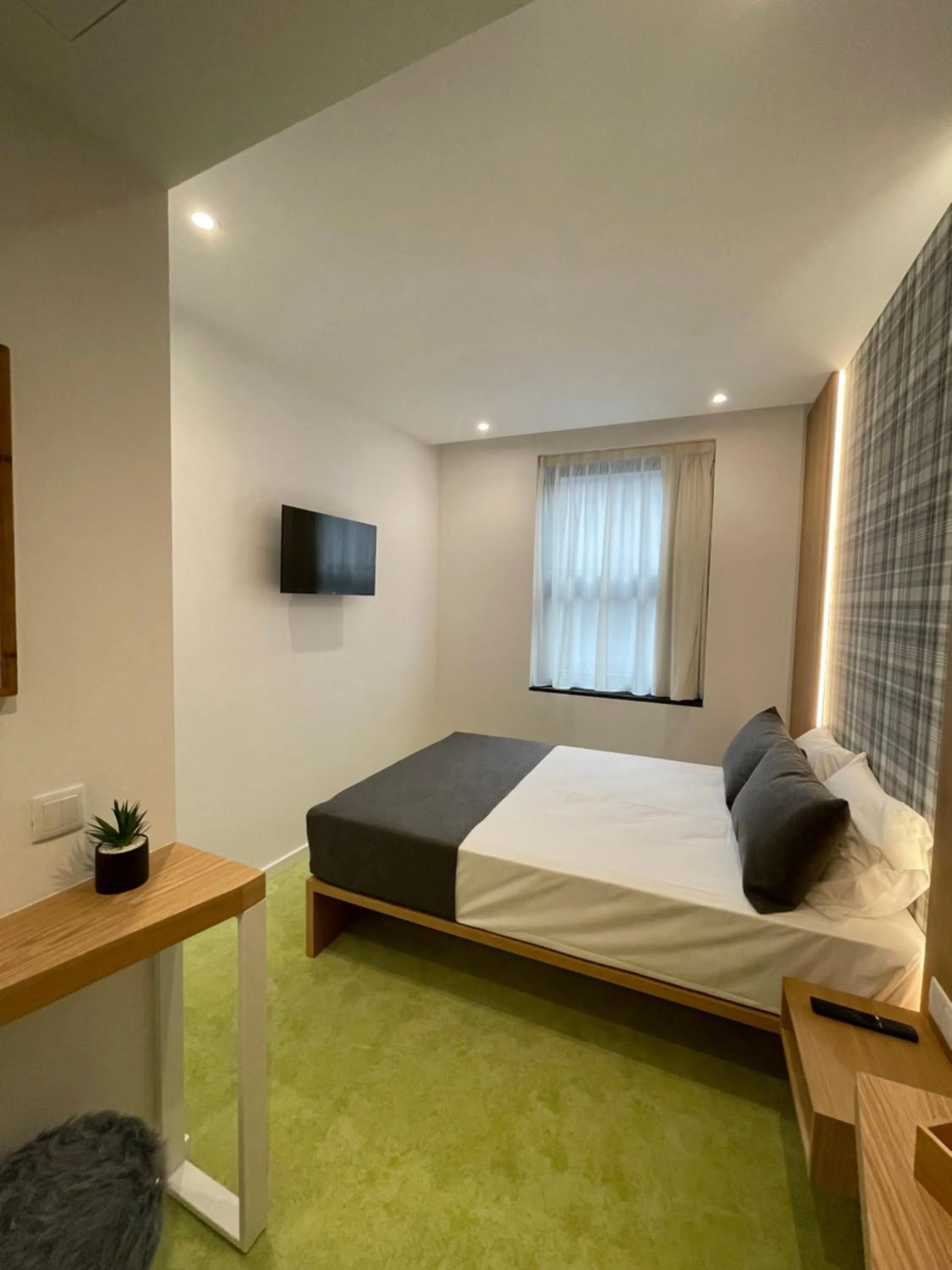 Bed in MyStay Porto São Bento