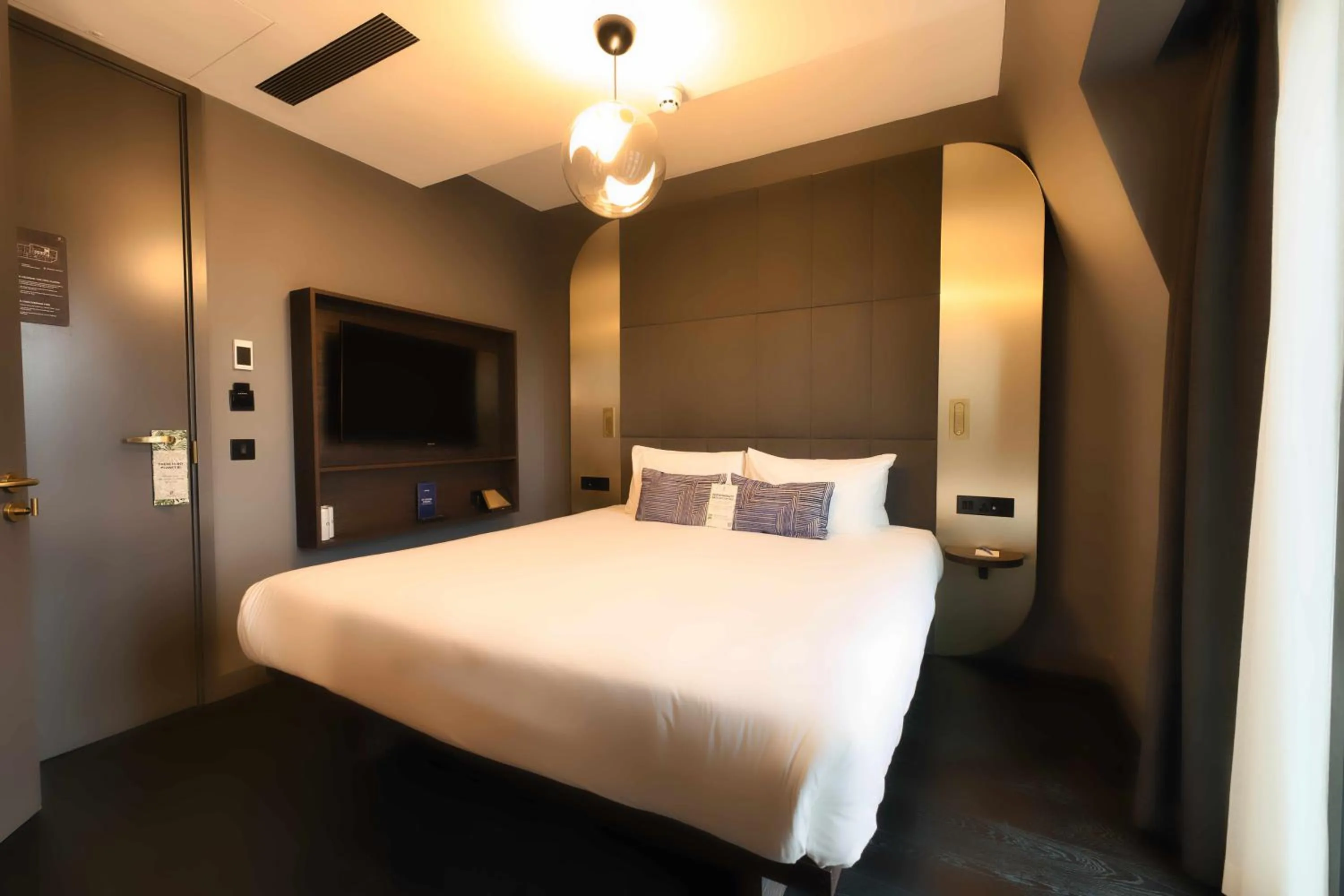 Photo of the whole room, Bed in Hotel AMANO Covent Garden