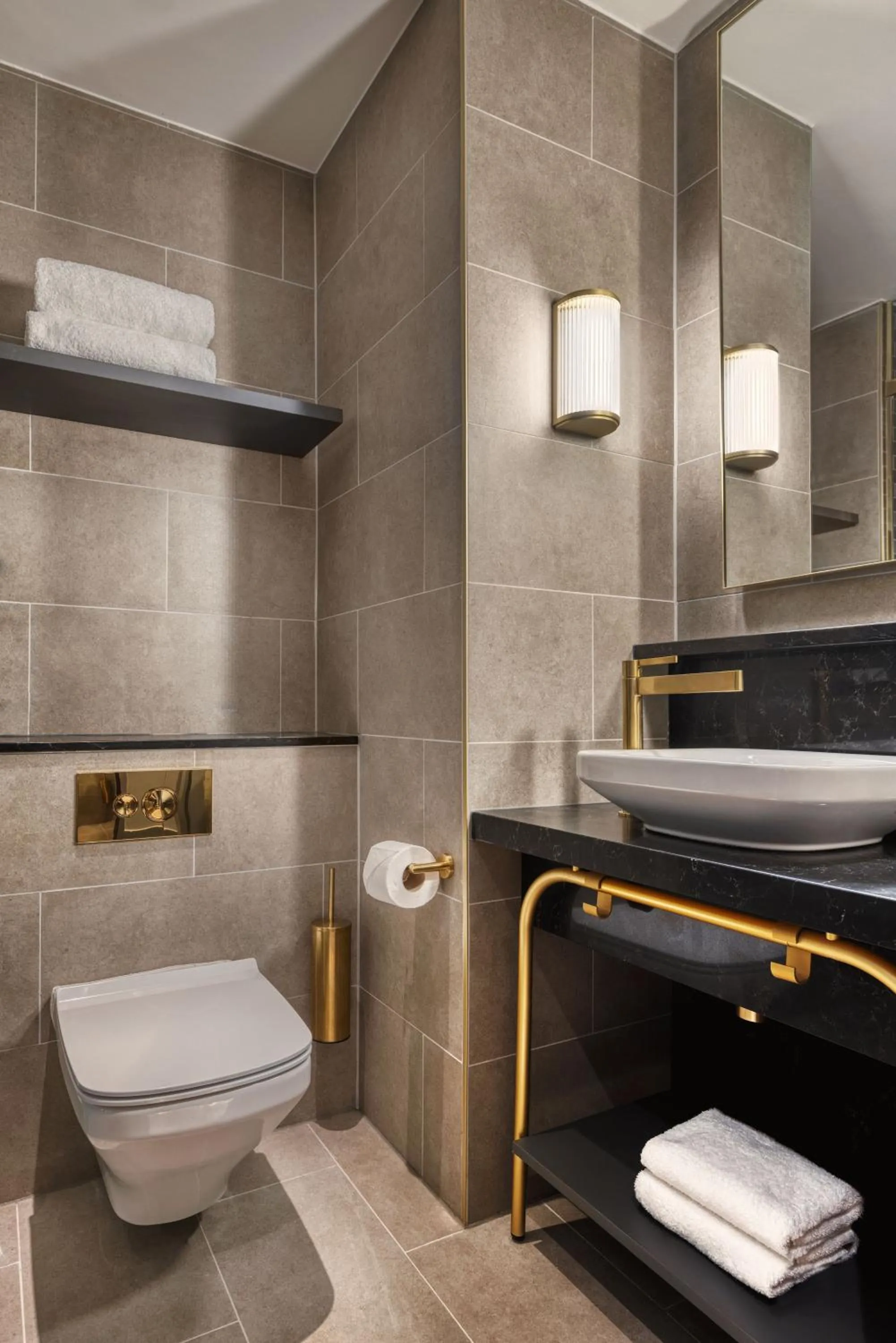 Toilet in Hotel AMANO Covent Garden