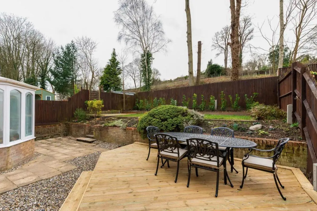 Garden in Virginia Water Family Getaway