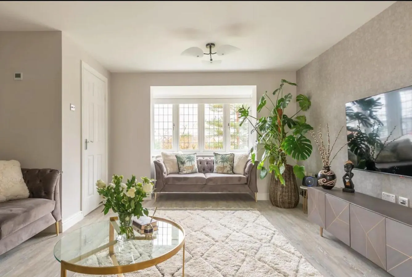 Living room in Virginia Water Family Getaway
