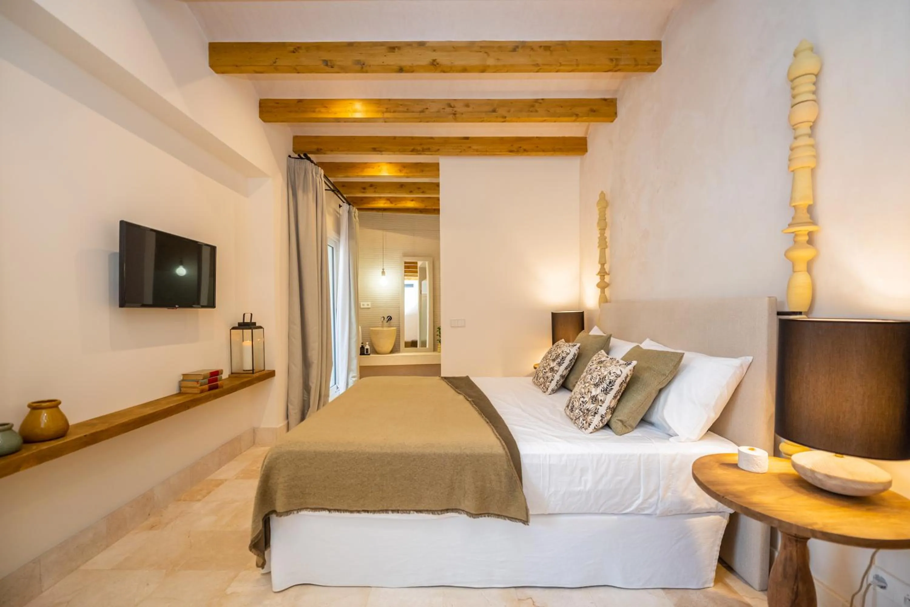 Photo of the whole room, Bed in Casa Aura Hotel