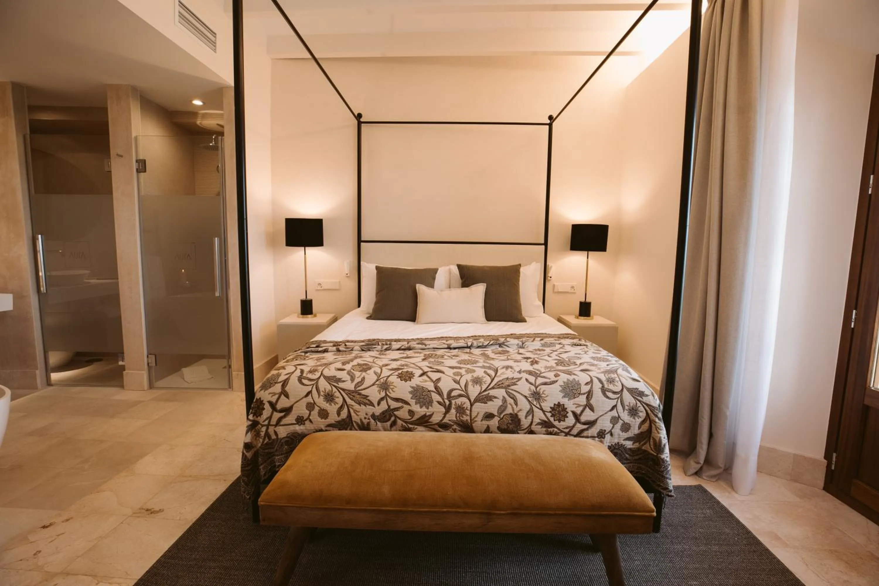 Bedroom, Bed in Casa Aura Hotel