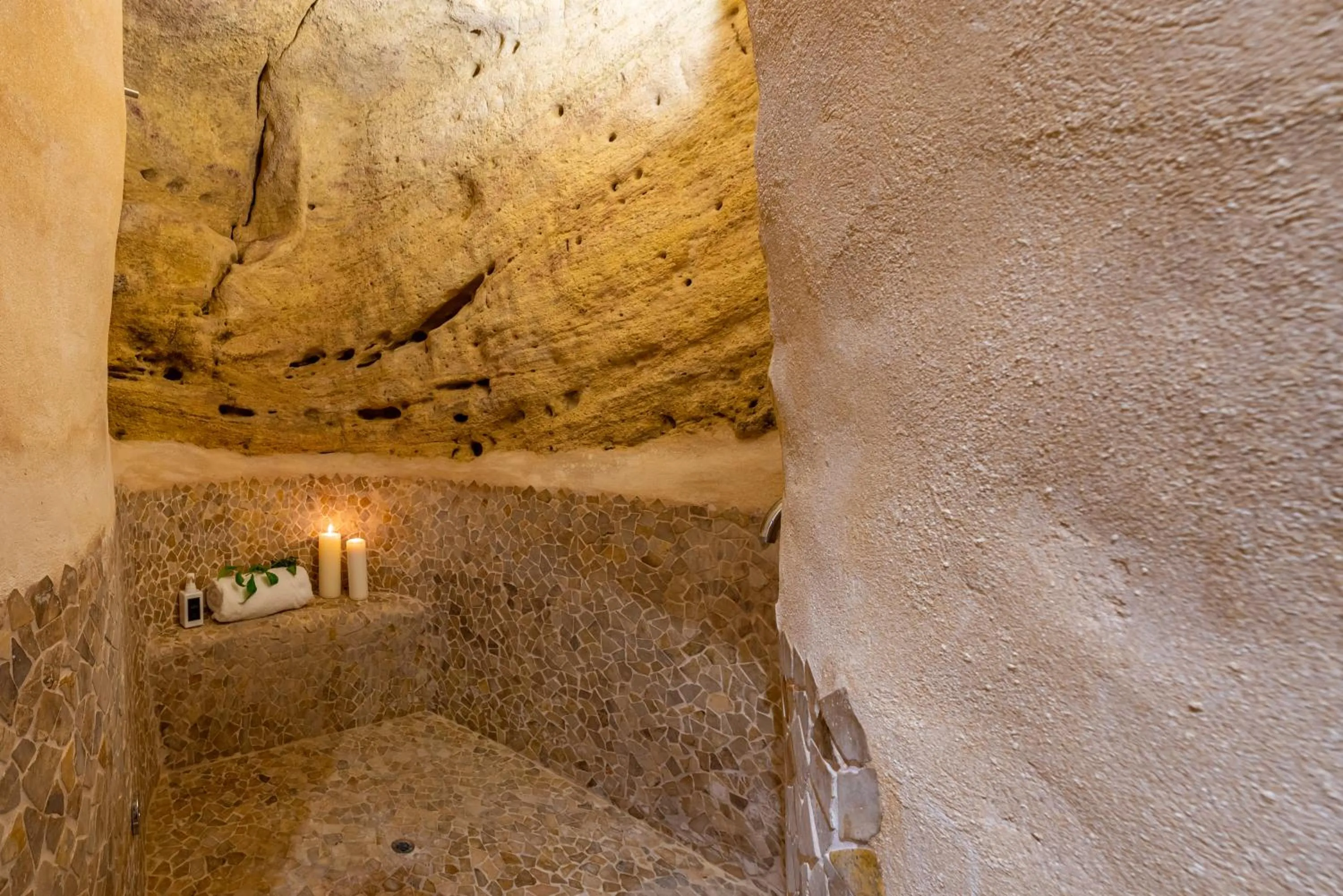 Shower in Casa Aura Hotel