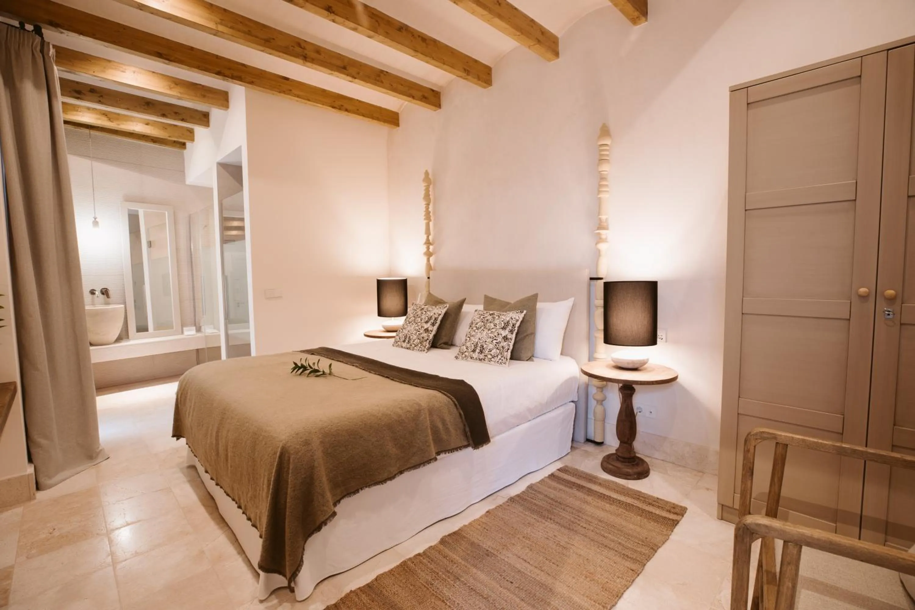 Bedroom, Bed in Casa Aura Hotel