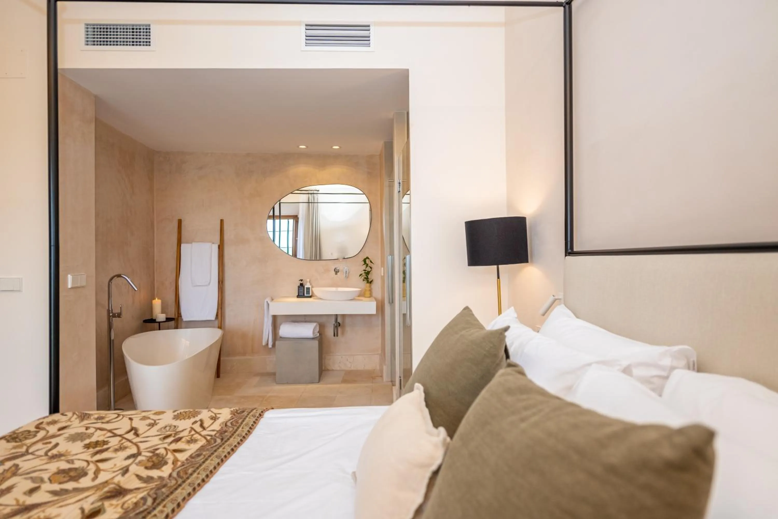 Bed in Casa Aura Hotel