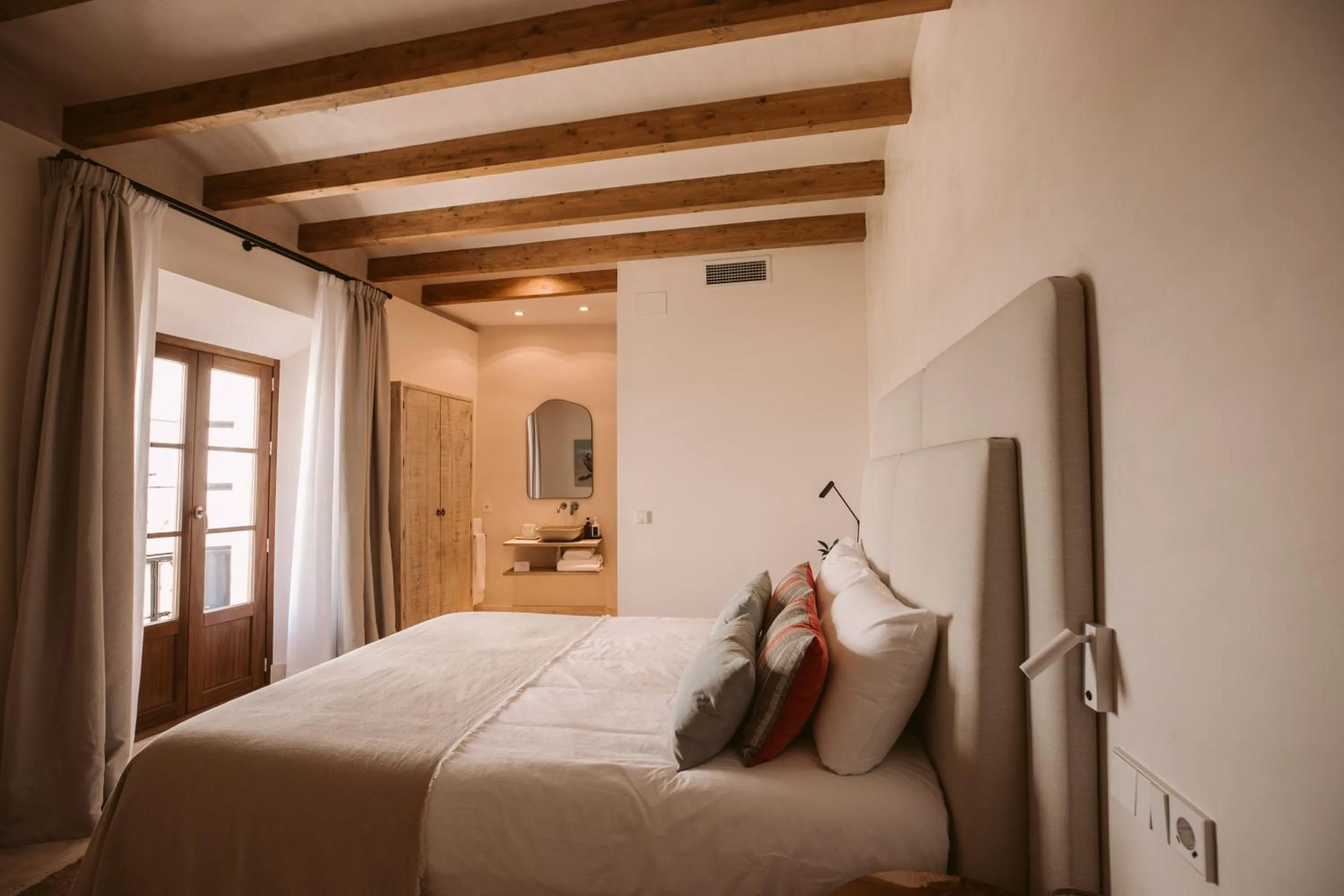 Bedroom, Bed in Casa Aura Hotel