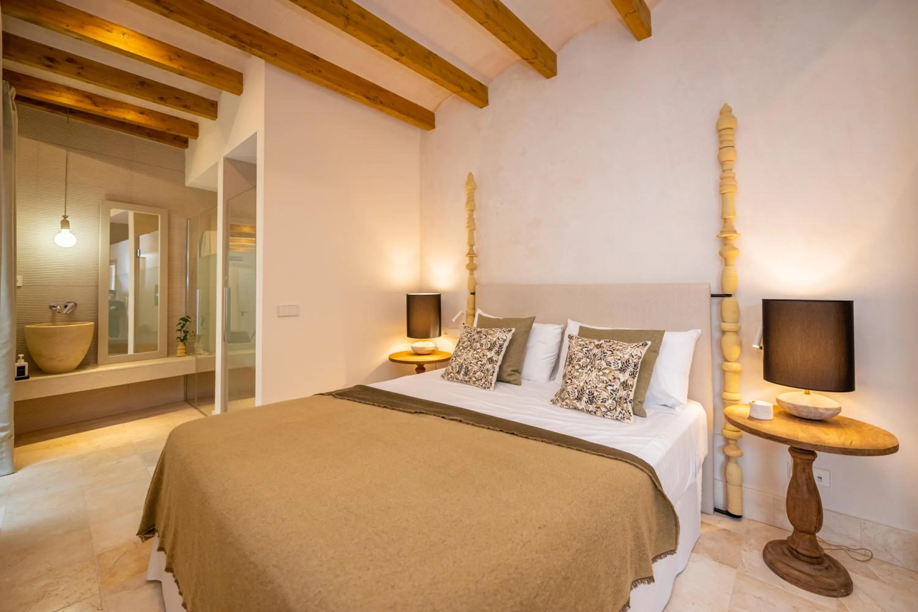 Bed in Casa Aura Hotel