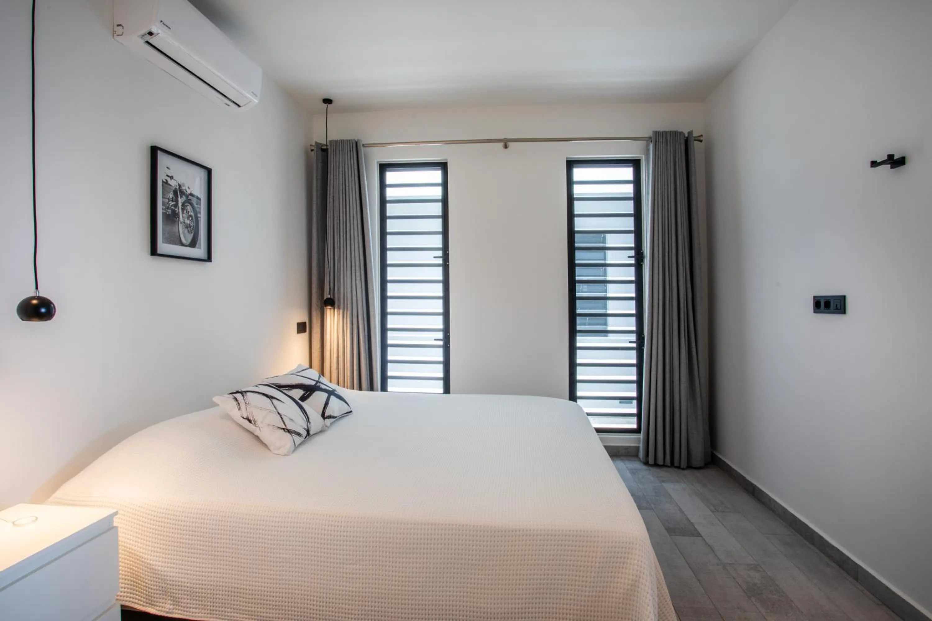 Bedroom, Bed in Blue Bay - The Reef