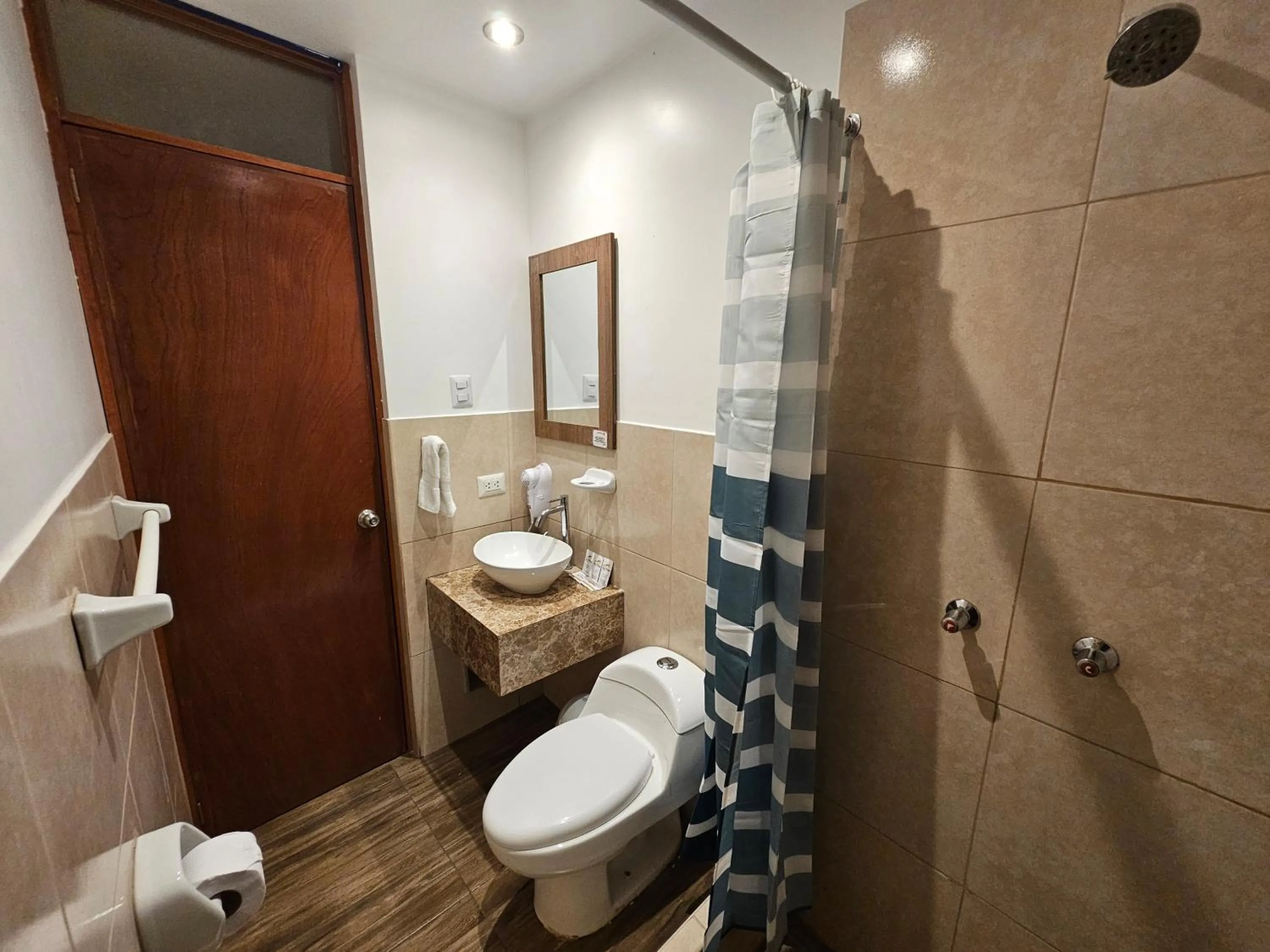 Shower in Hotel La Colina