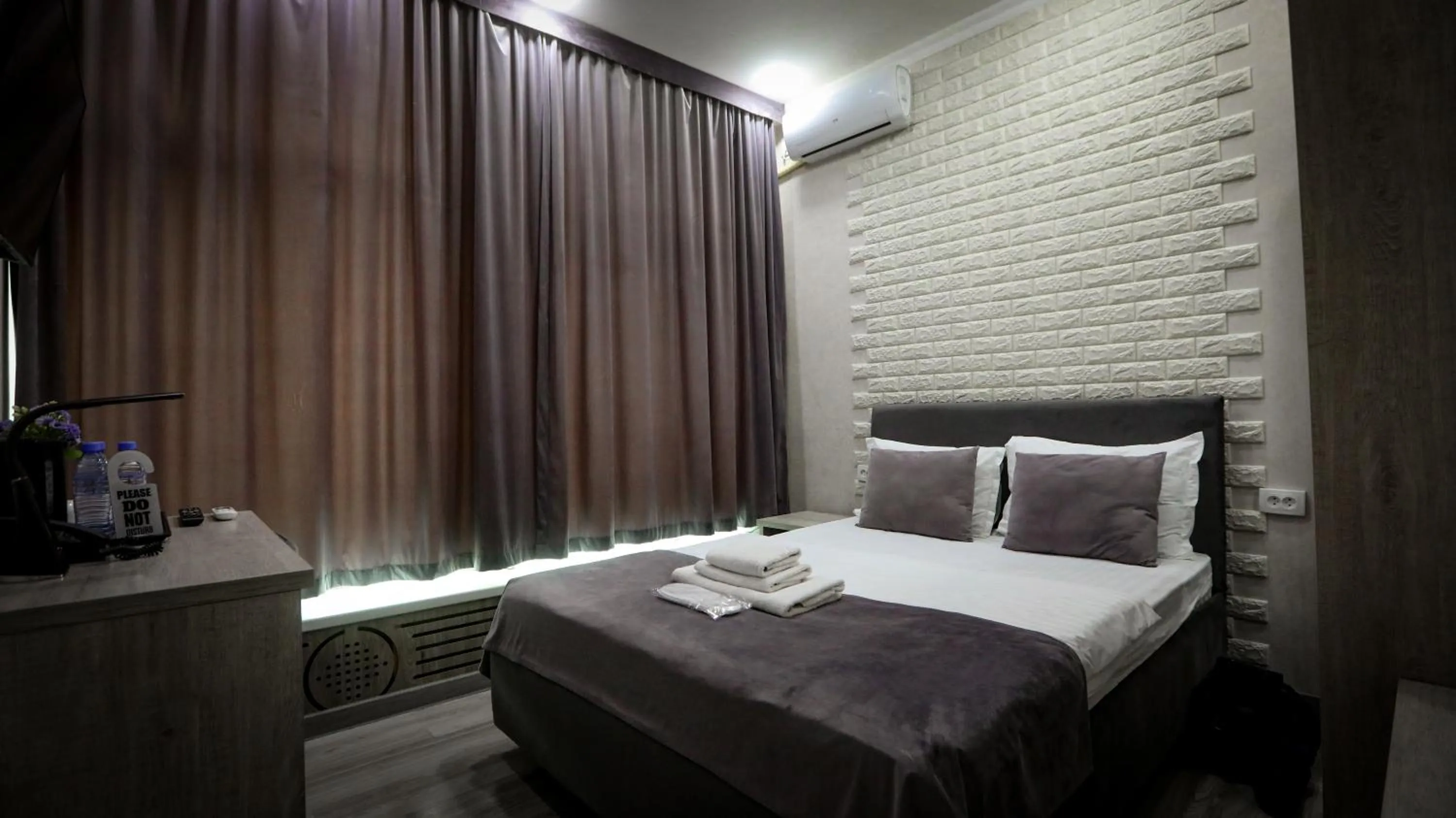 Bed in Hotel Shosh Boutique