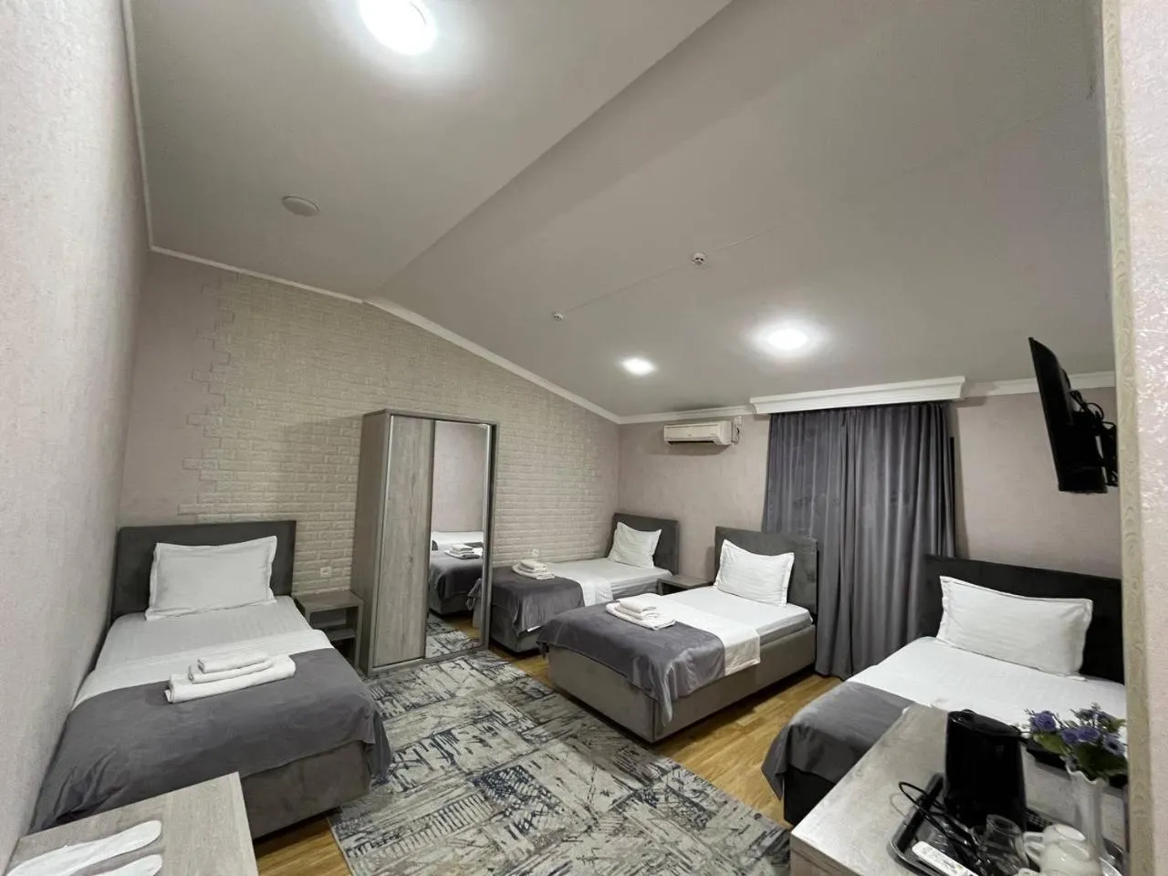 Bed in Hotel Shosh Boutique