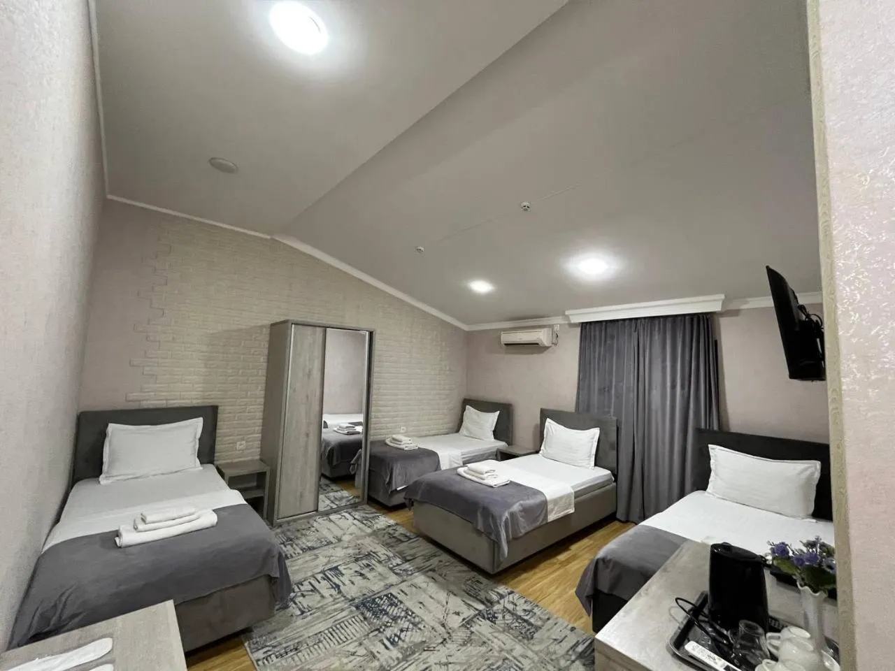 Bed in Hotel Shosh Boutique