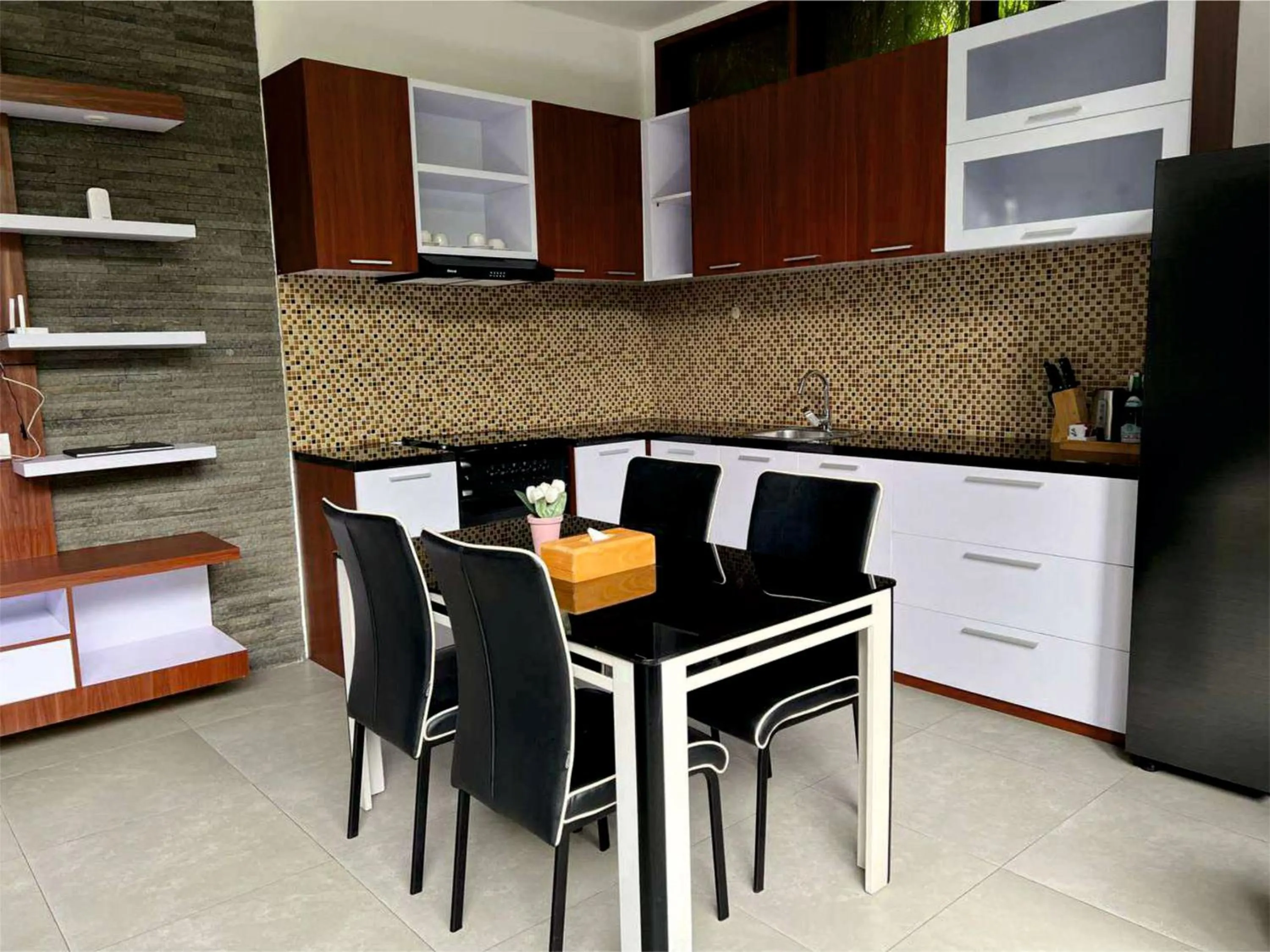Kitchen or kitchenette in Puri Keraton Seminyak