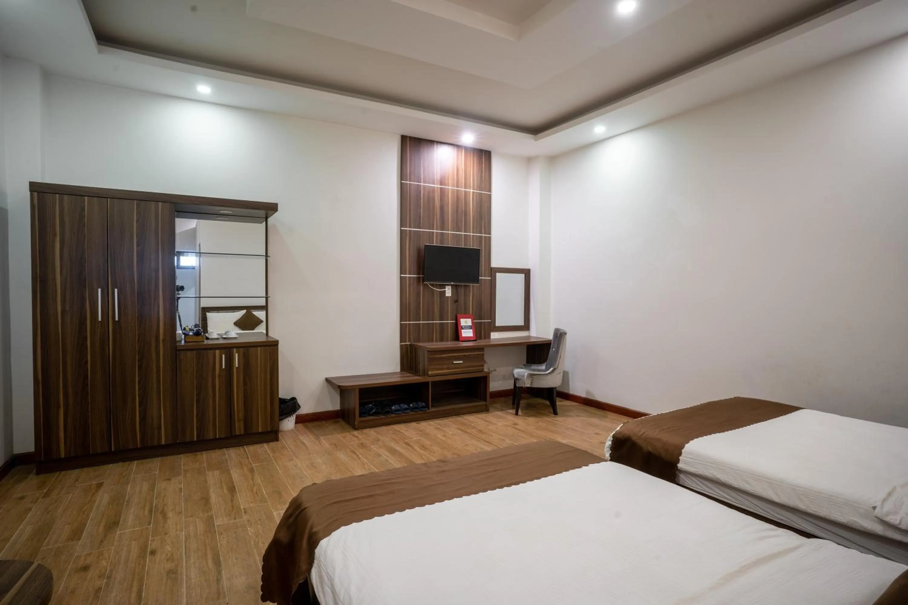 Bedroom, Bed in Mai Khanh Hotel