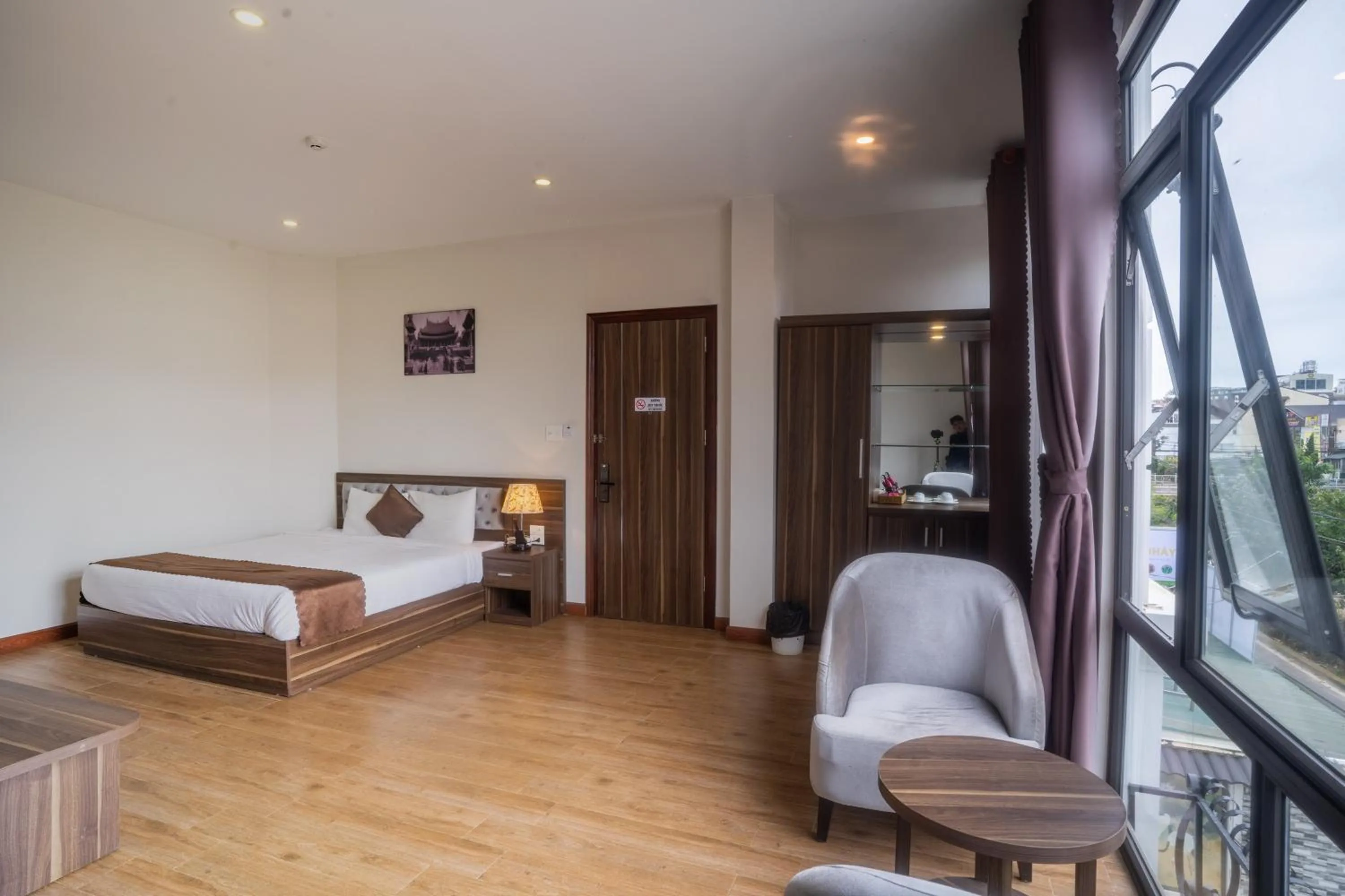 Bedroom, Bed in Mai Khanh Hotel