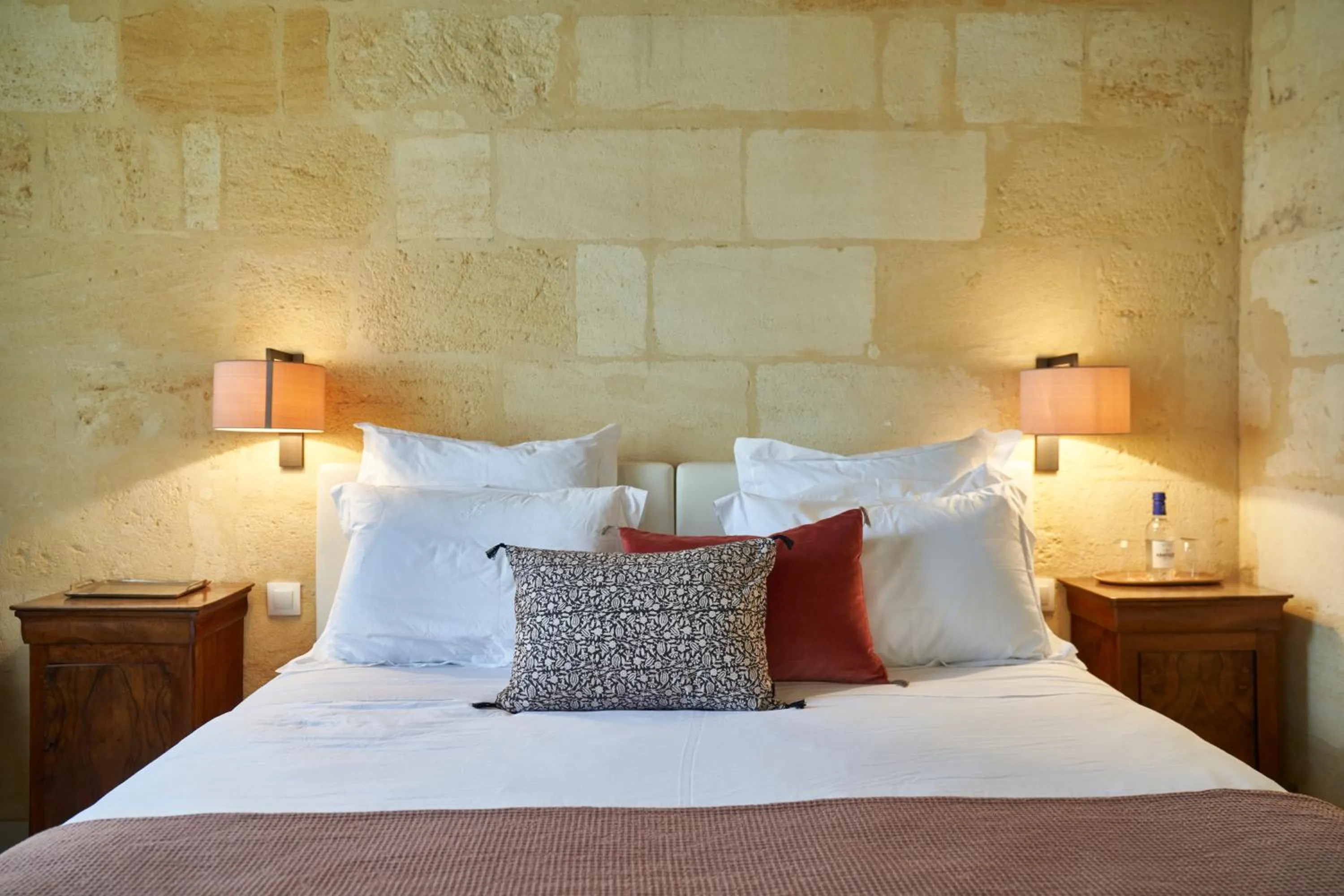 Bedroom, Bed in Château Bonalgue - Pomerol
