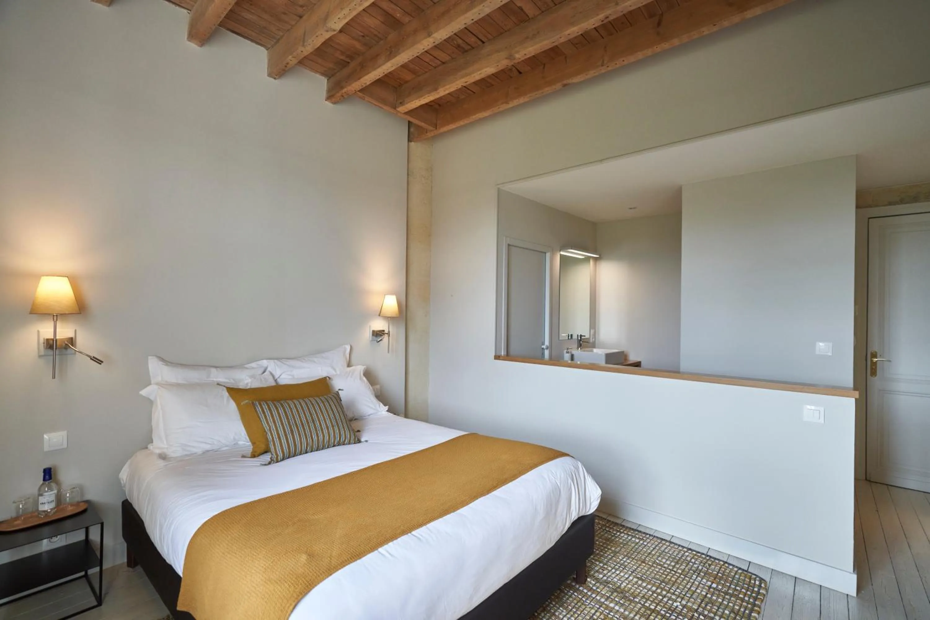 Bed in Château Bonalgue - Pomerol