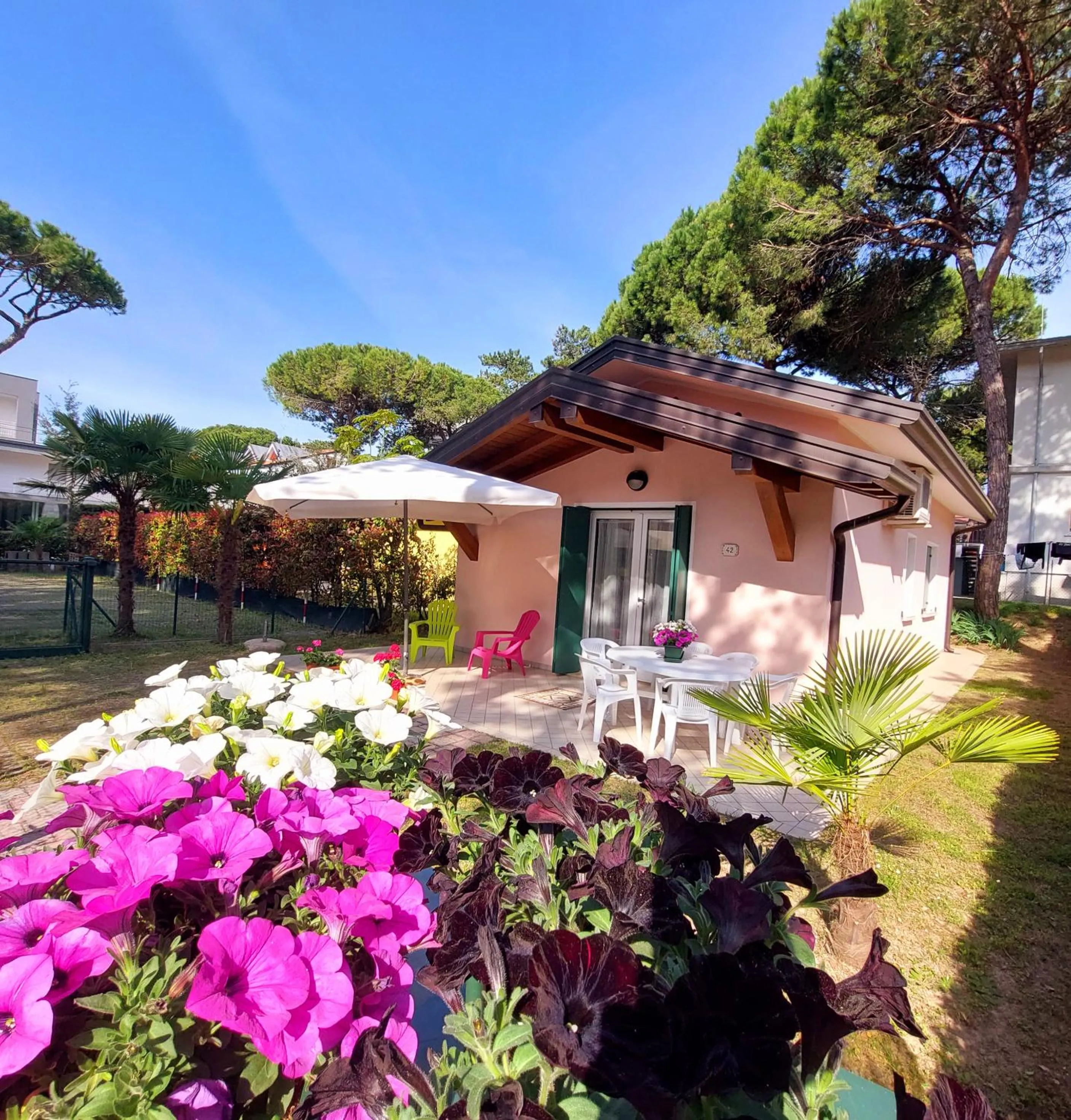 Garden view in Villette Susanna