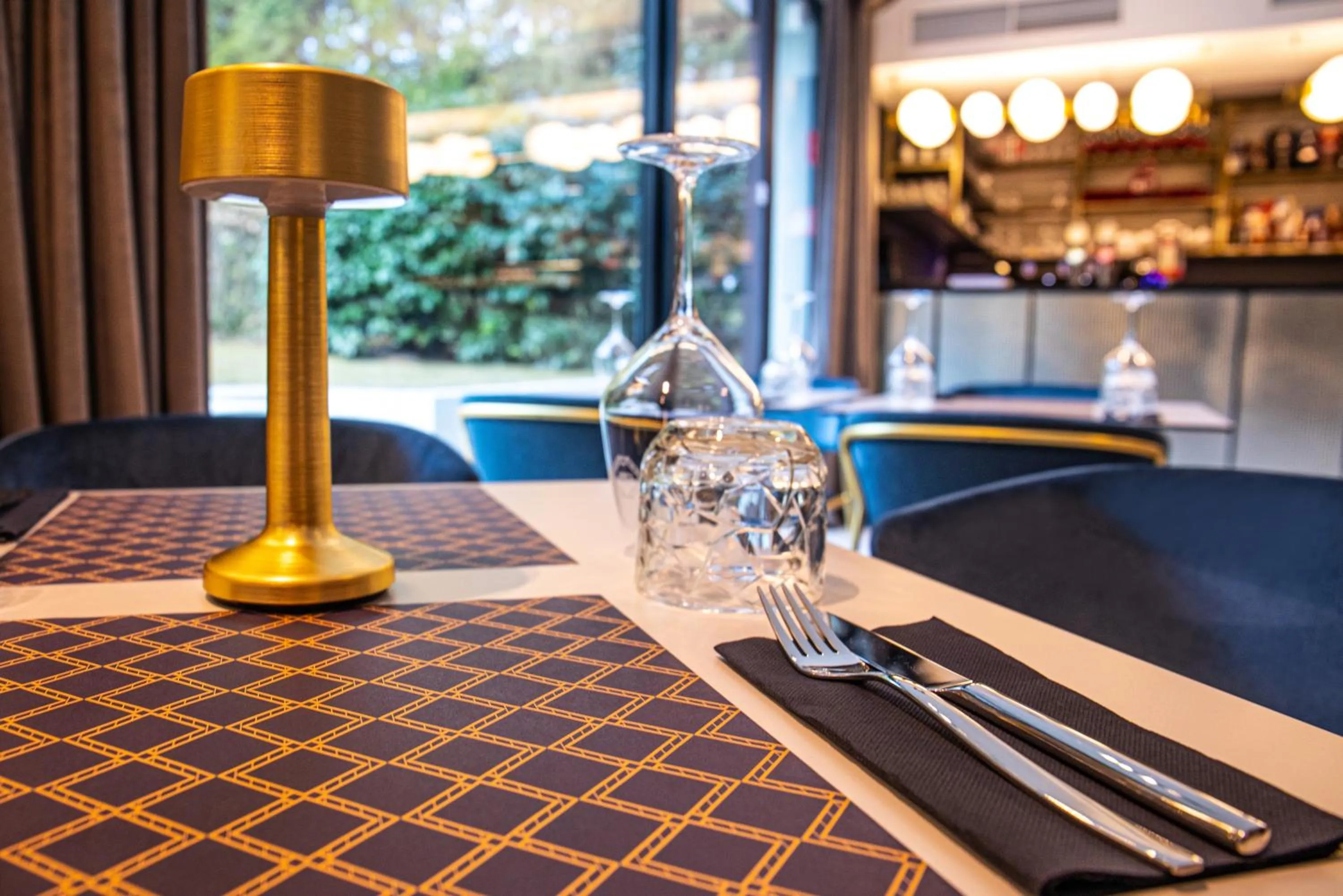 Restaurant/places to eat in Hotel Čad