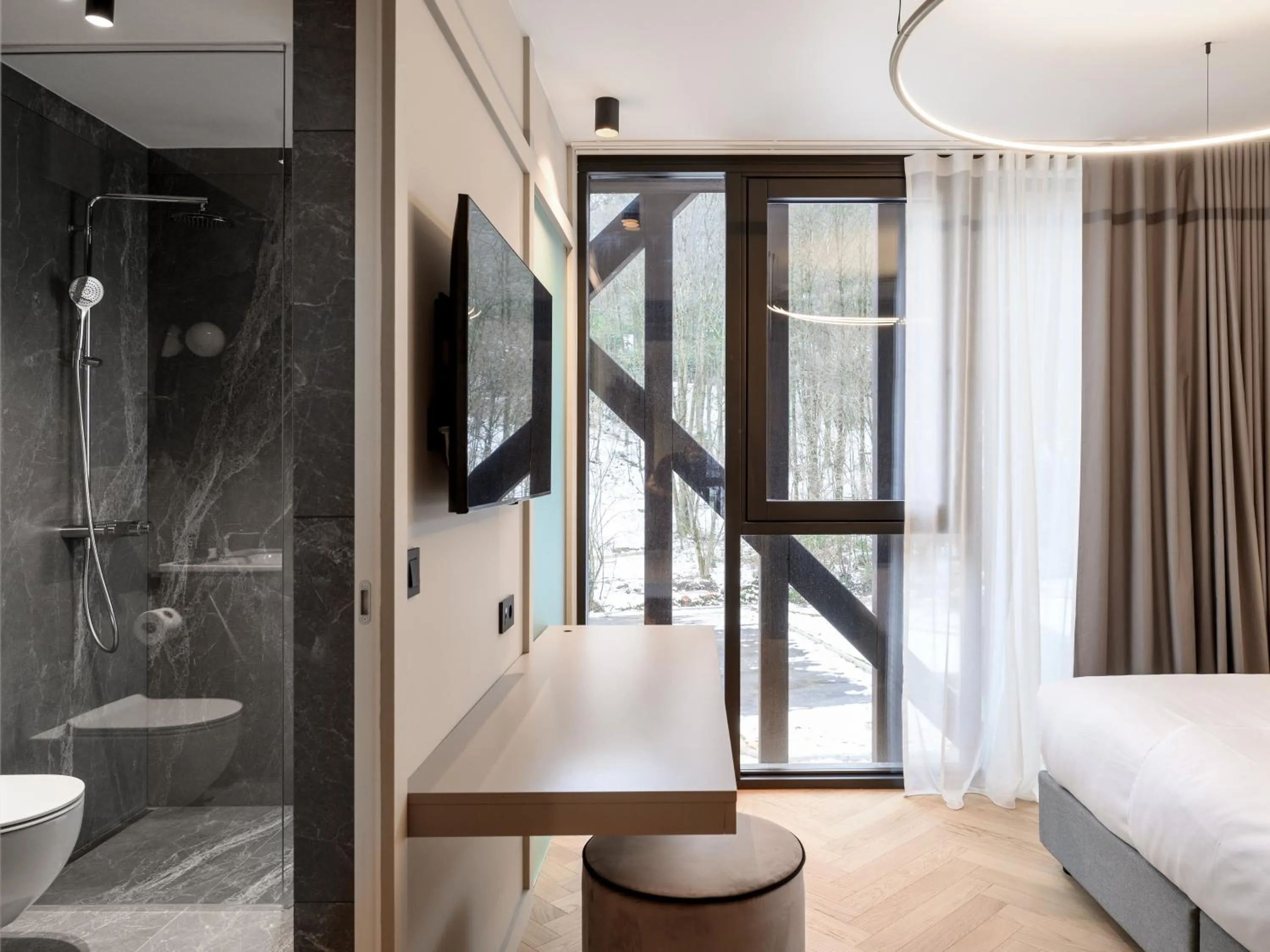 Bathroom, Bed in Hotel Čad