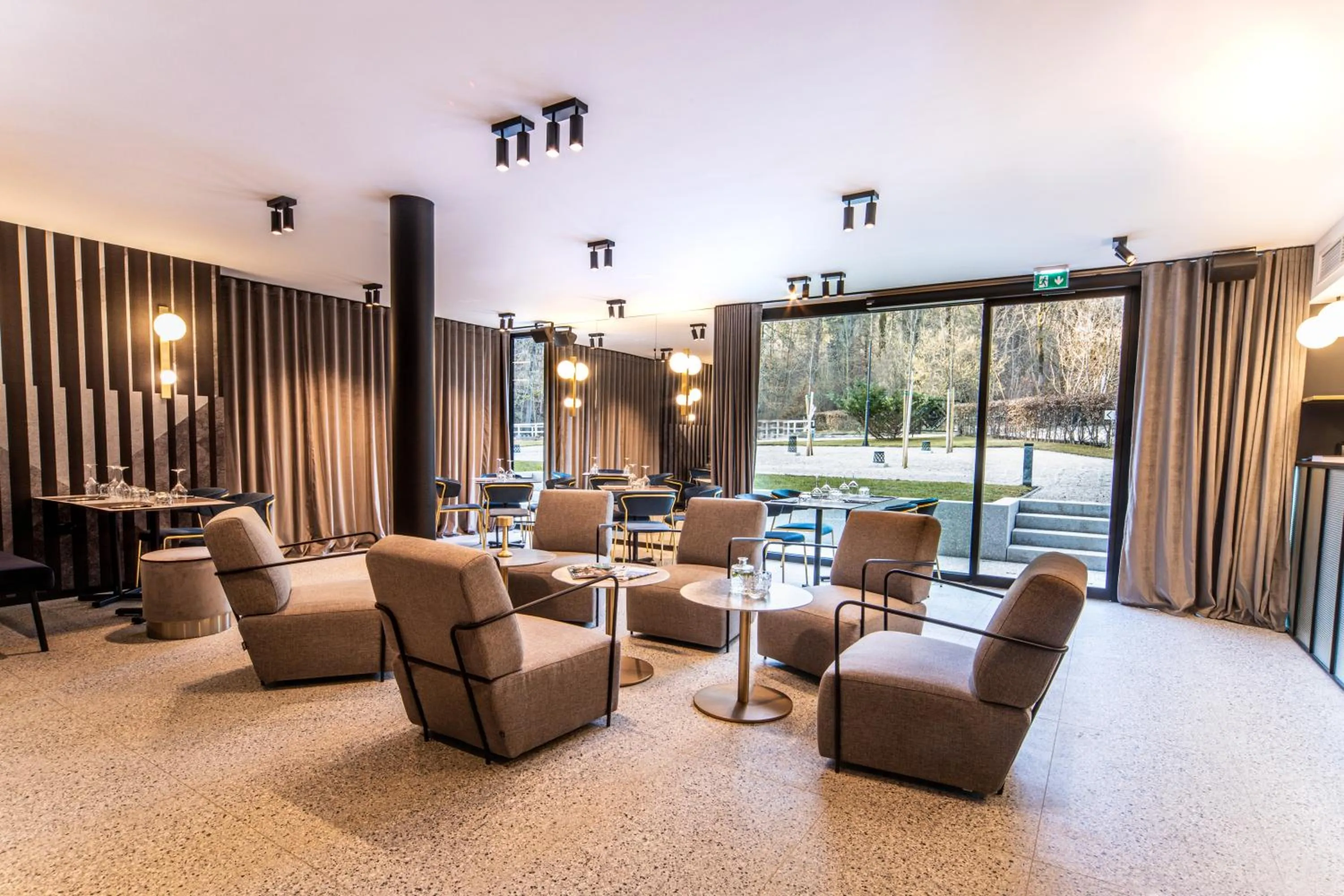 Restaurant/places to eat in Hotel Čad