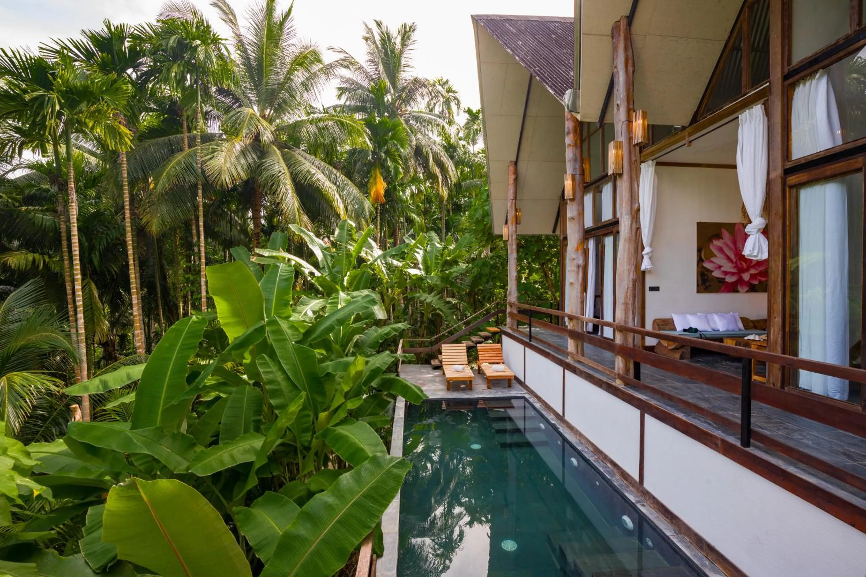 Swimming pool in Satya Boutique Resort & Spa