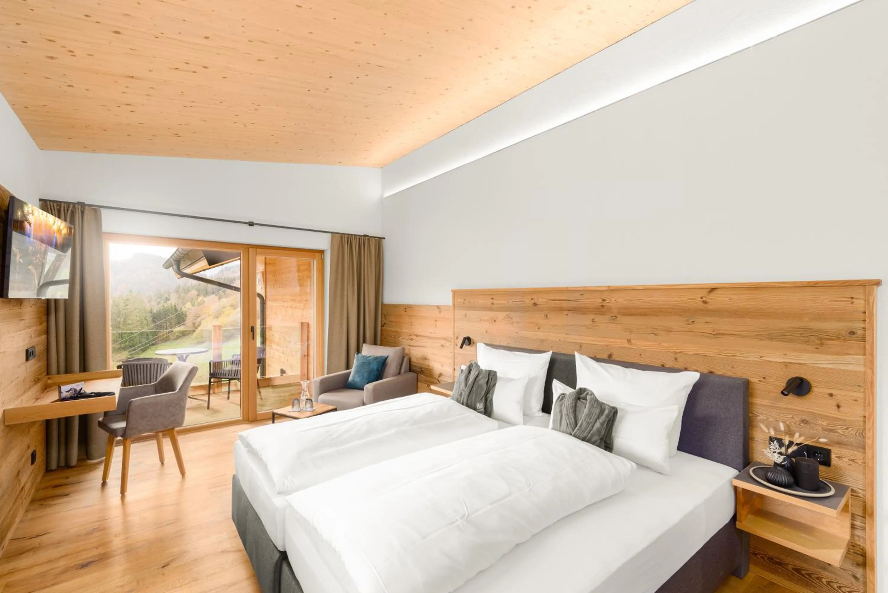 View (from property/room), Bed in Hotel Bergflair