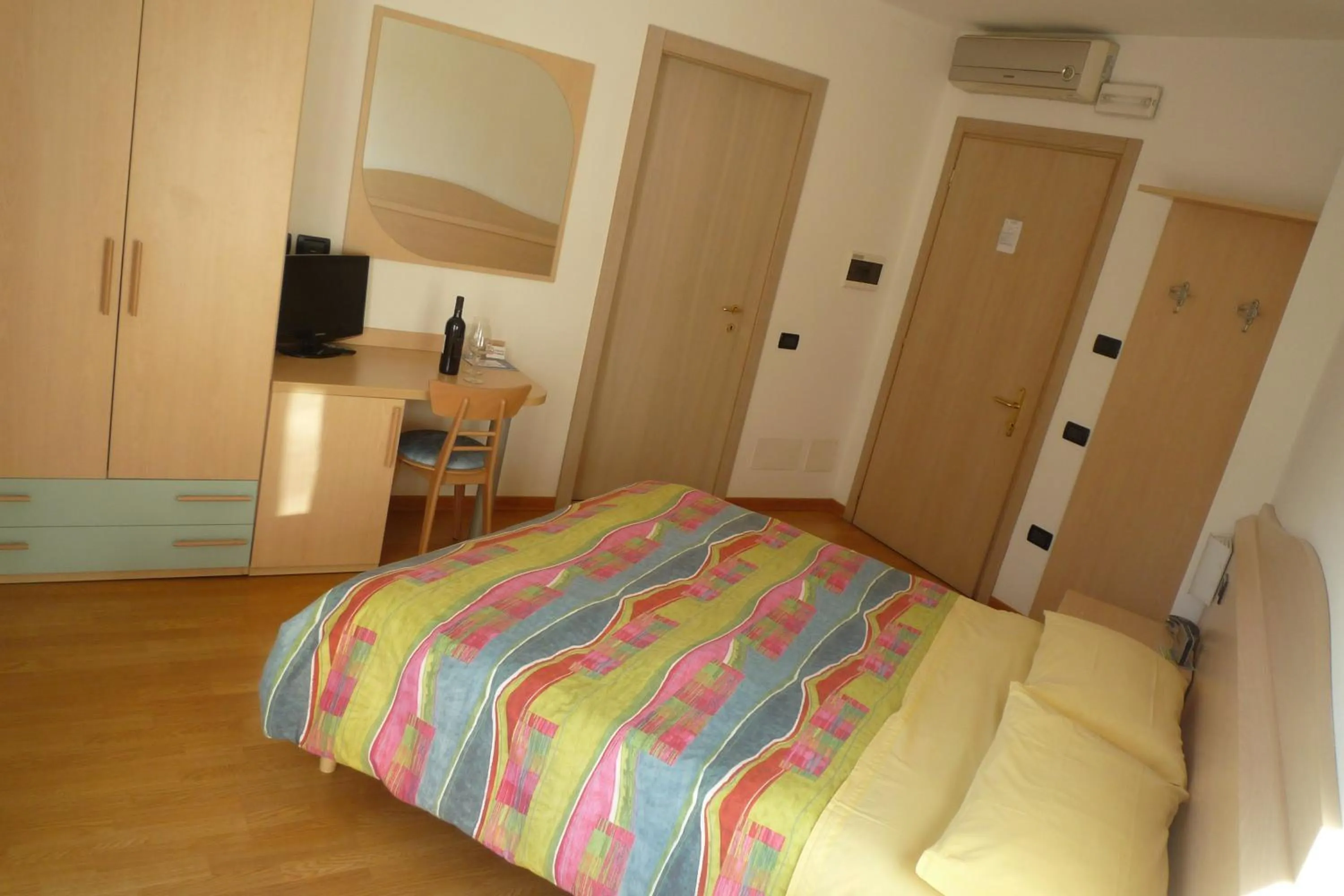 Photo of the whole room, Bed in Piccolo Fiore