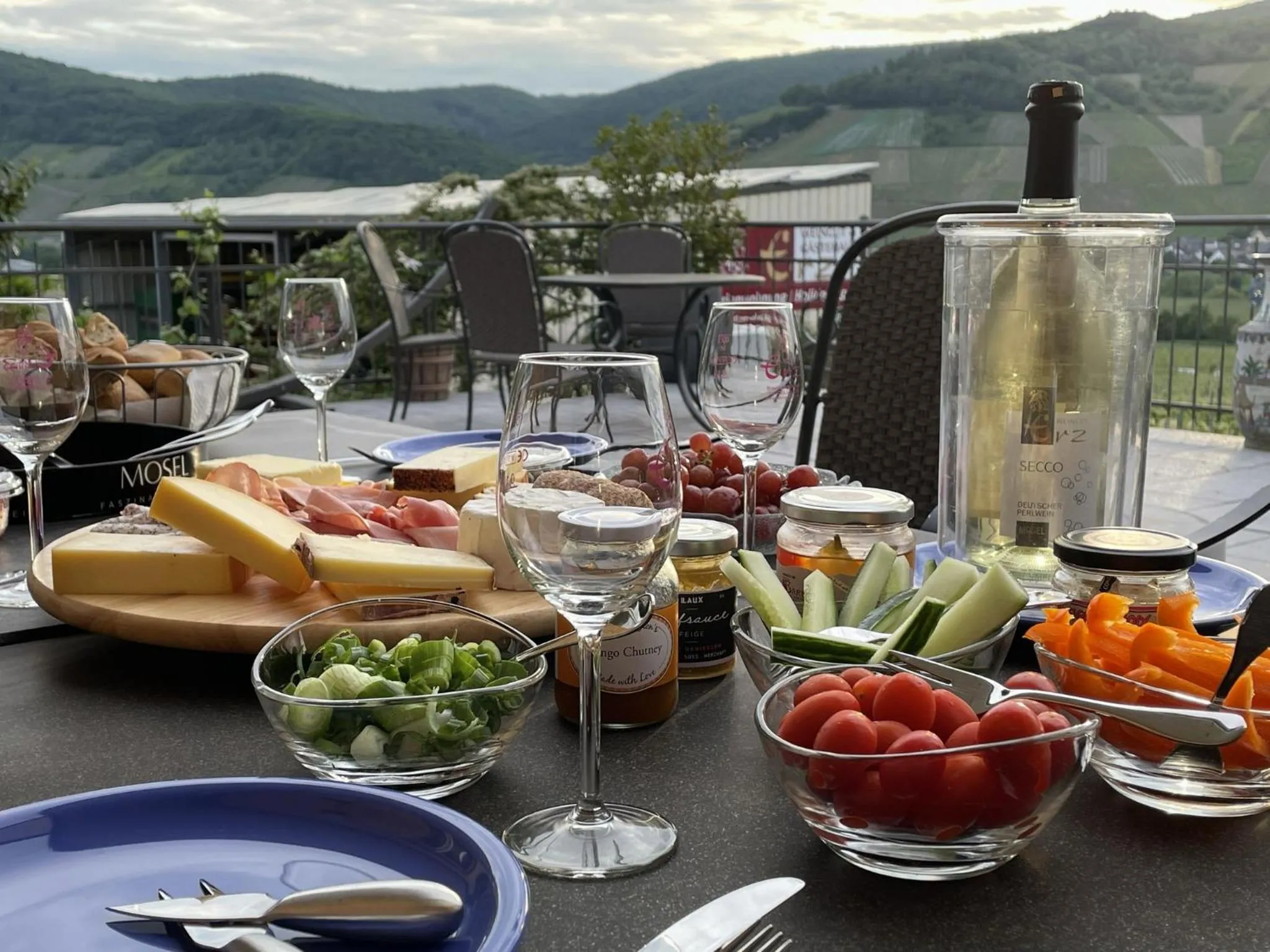 Food and drinks in Weingut & Gästehaus Andreas Erz