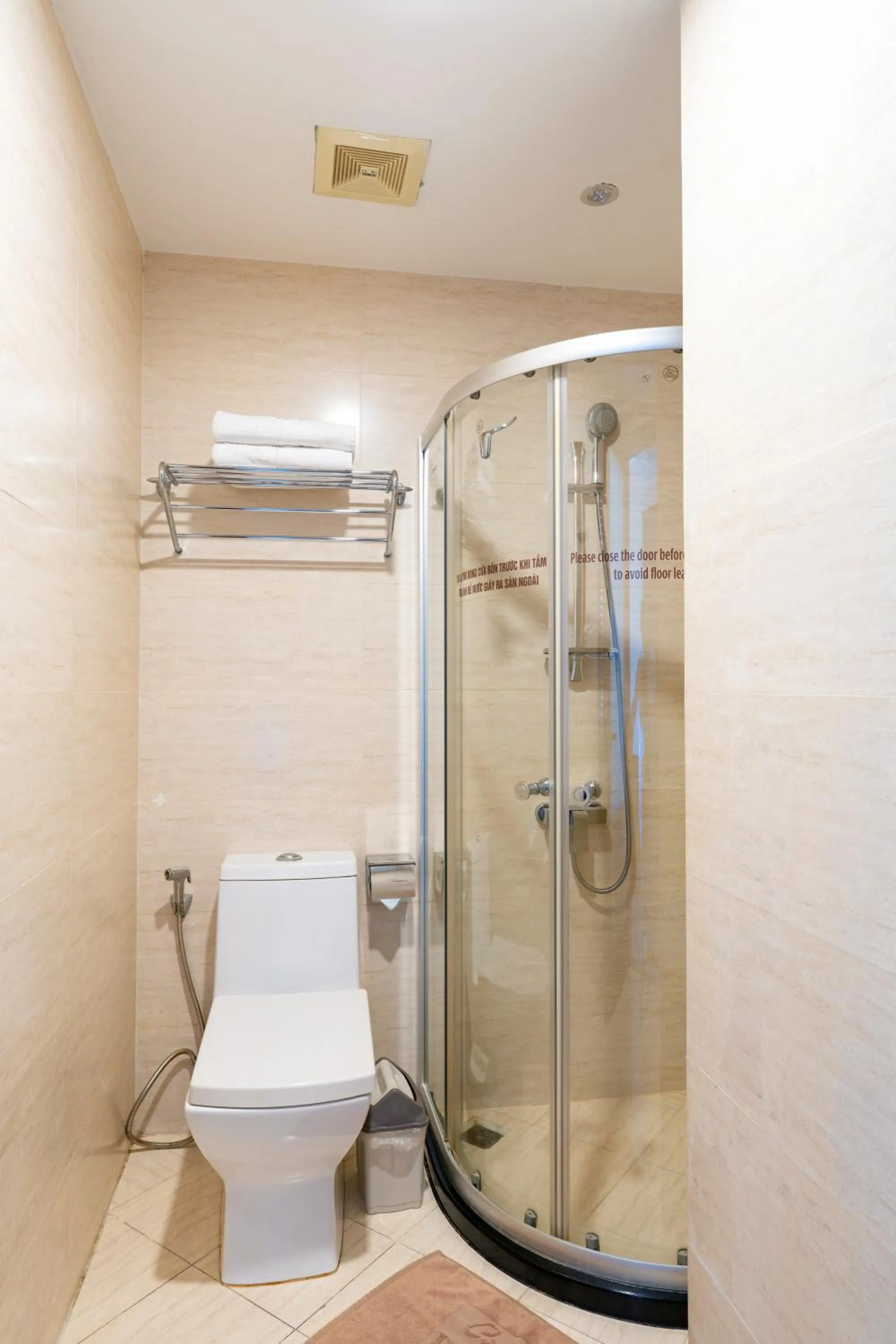 Shower in CityBay Palace Hạ Long Hotel