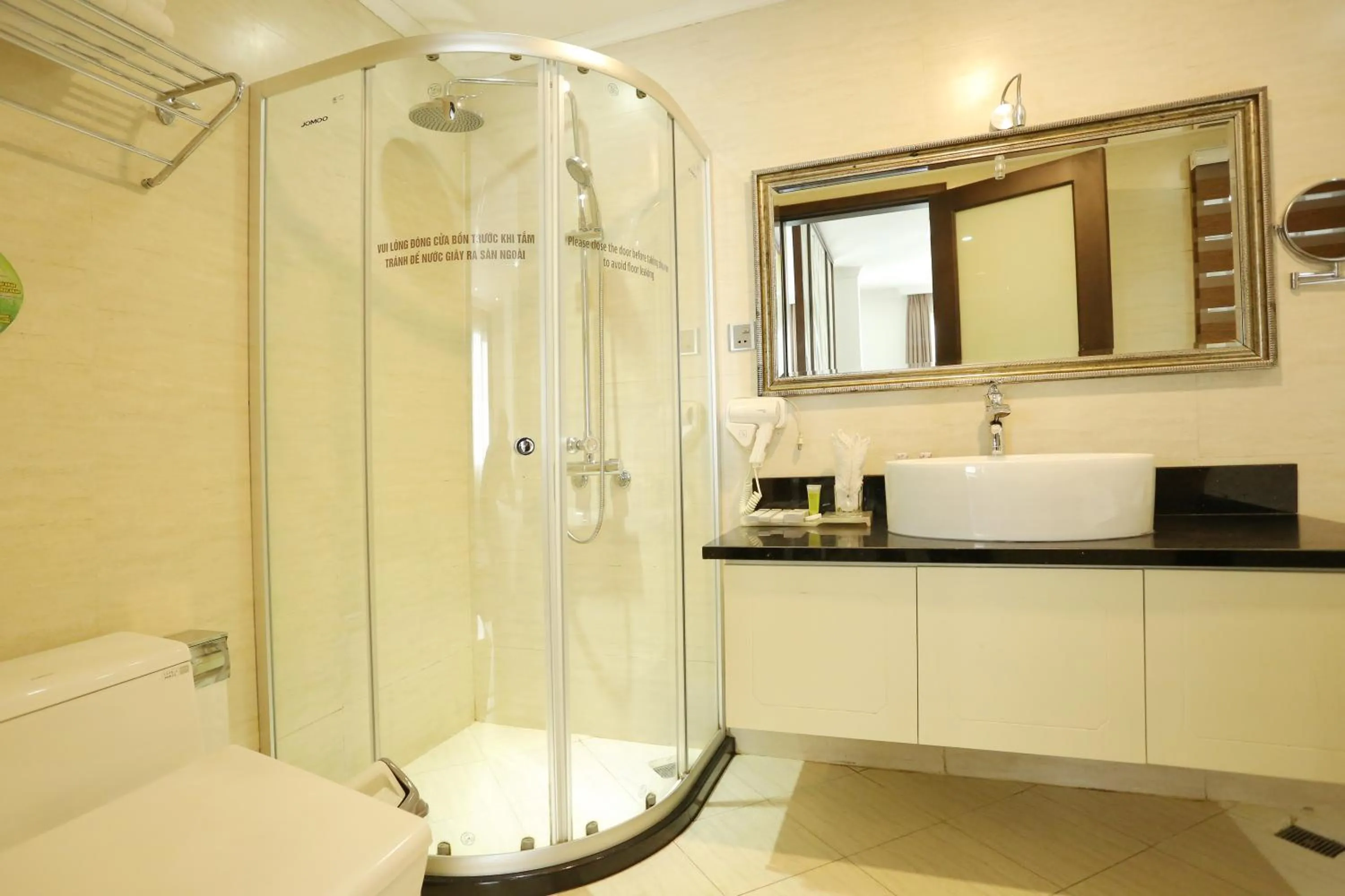 Shower in CityBay Palace Hạ Long Hotel
