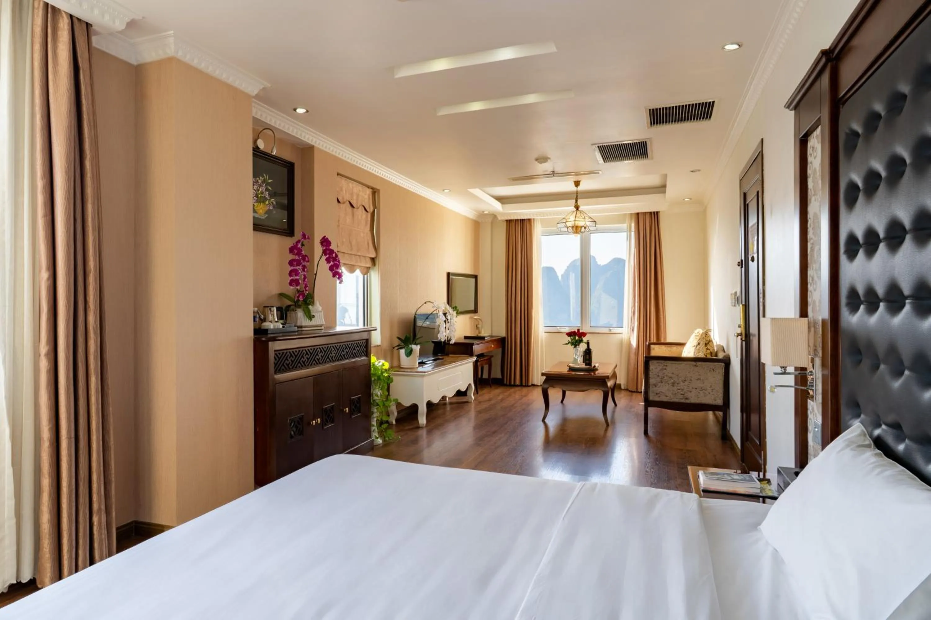 Bedroom, Bed in CityBay Palace Hạ Long Hotel